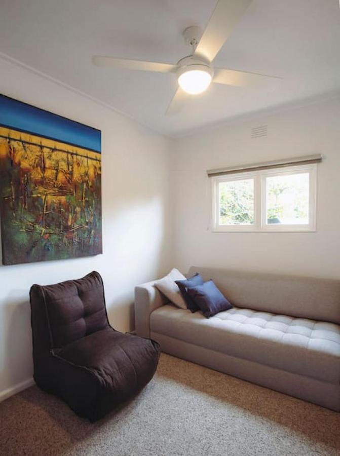 Holiday home Very Cool Mid Century, Pet Friendly Urban Oasis