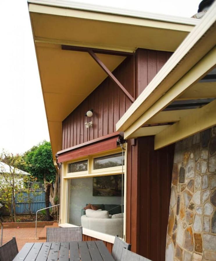 Holiday home Very Cool Mid Century, Pet Friendly Urban Oasis Geelong