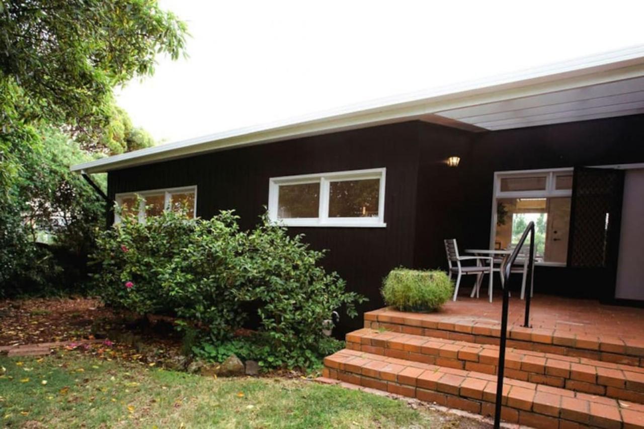 Very Cool Mid Century, Pet Friendly Urban Oasis * Geelong