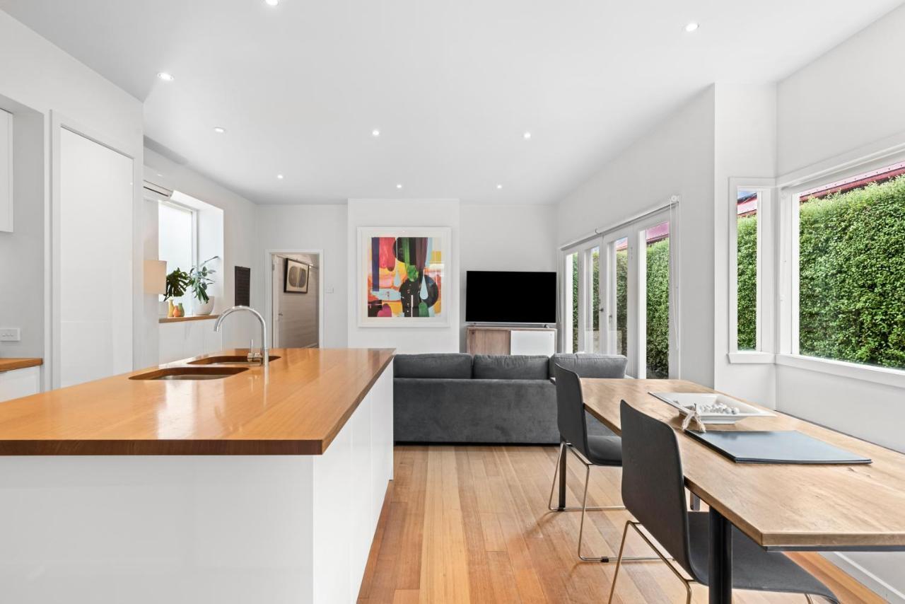 Holiday home The White House Geelong