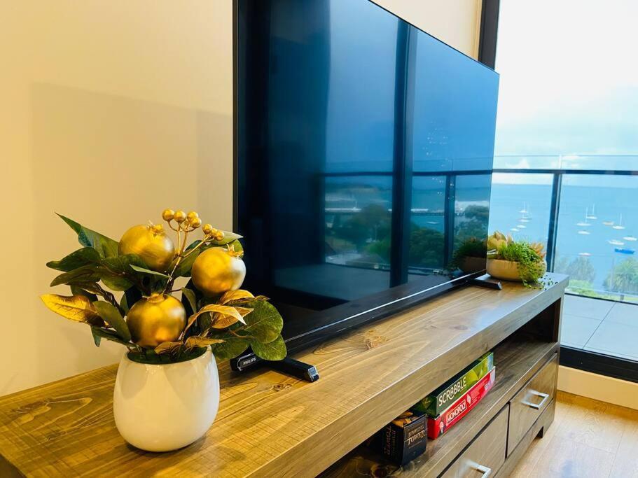 Apartment Modern With Water View In Geelong
