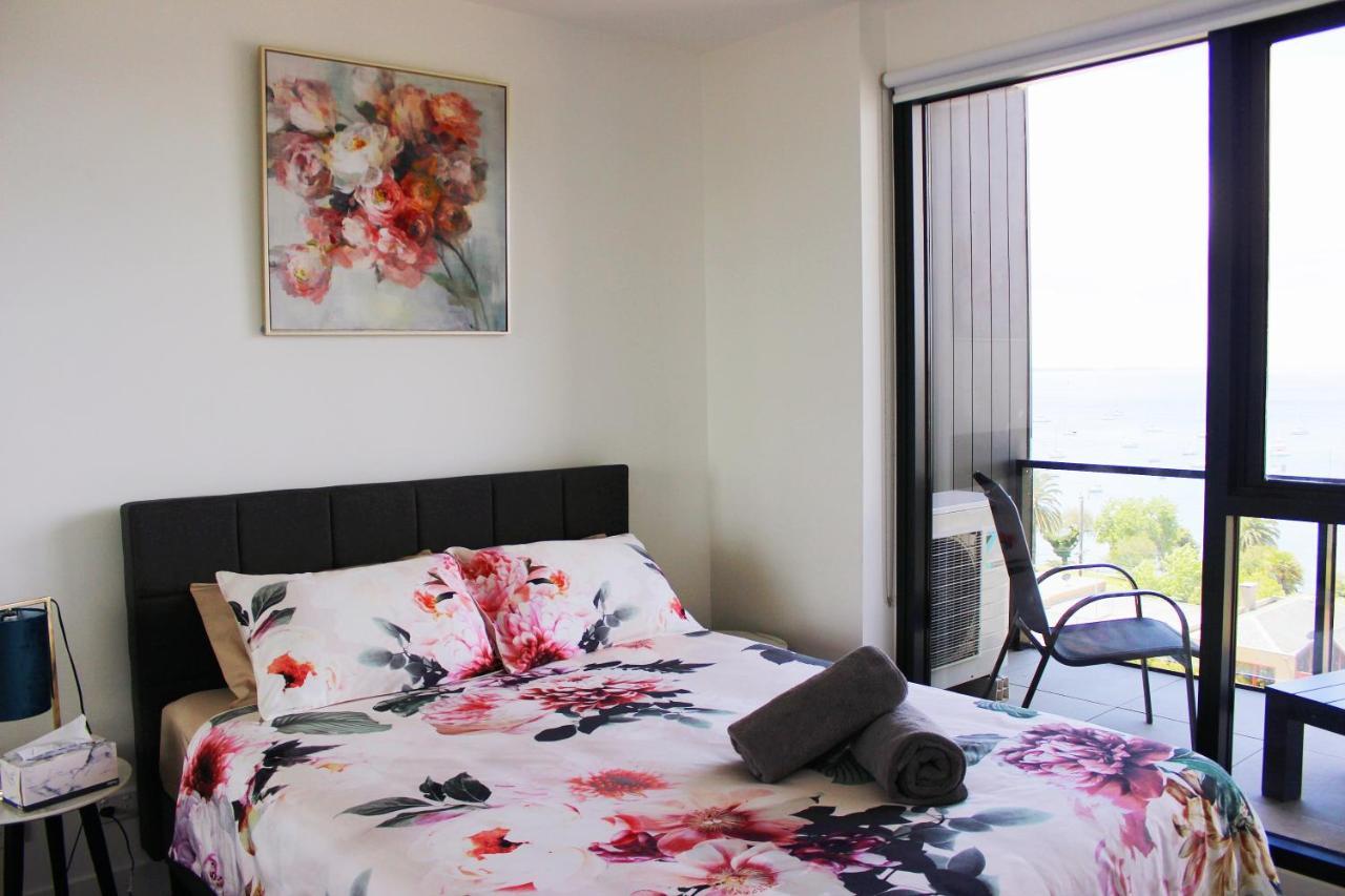 Apartment Modern With Water View In Geelong