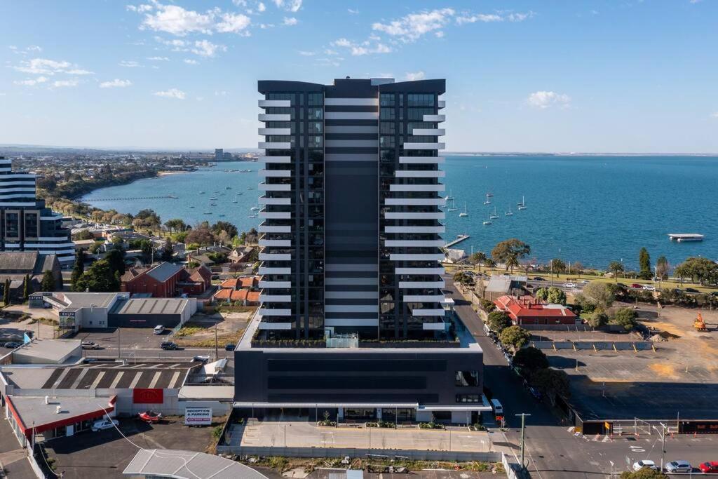 Apartment 2br Penthouse With Bay Views By Short & Long