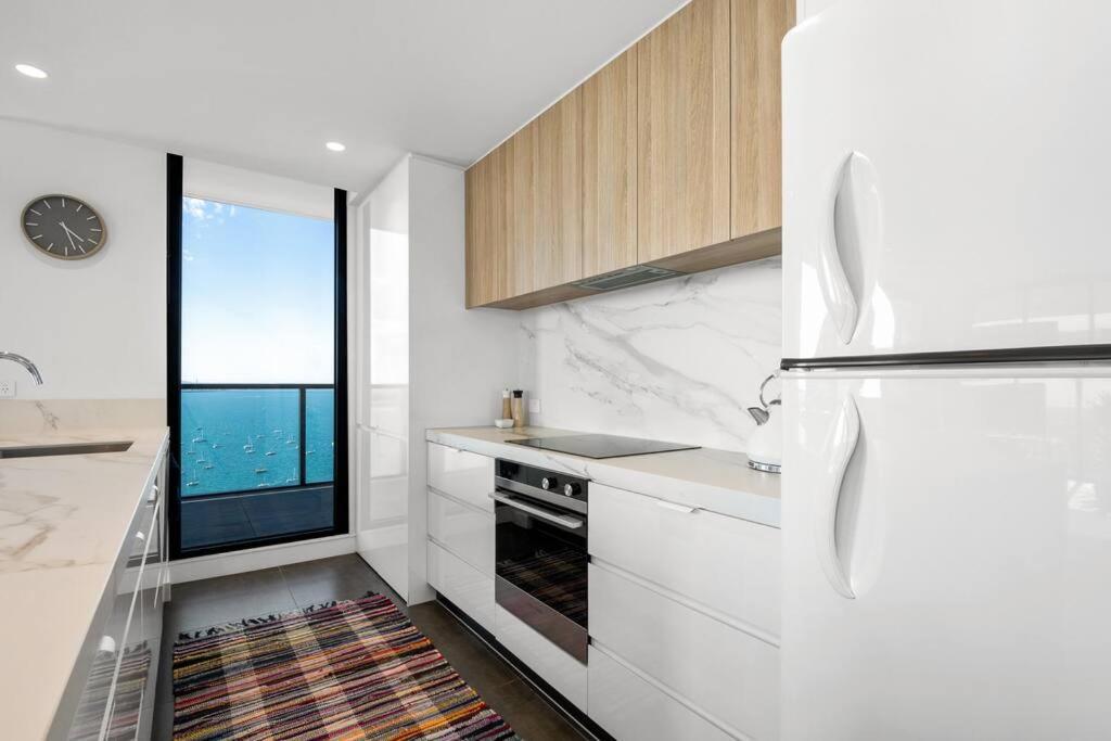 2br Penthouse With Bay Views By Short & Long Apartment