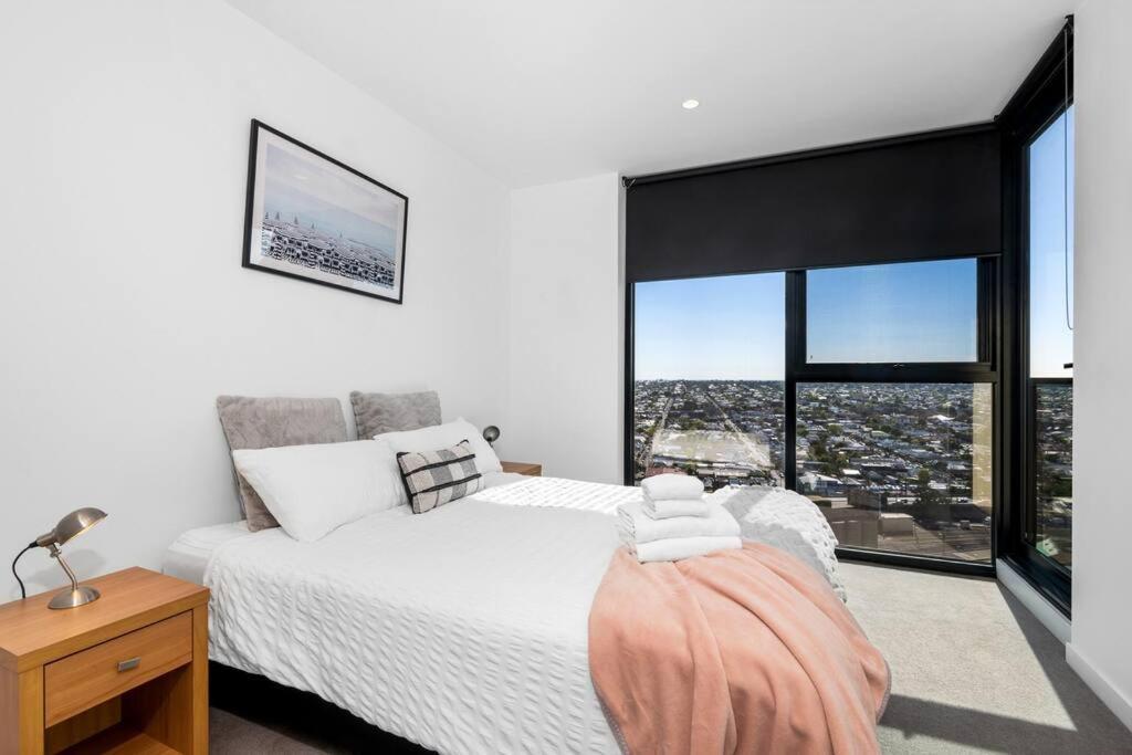 Apartment 2br Penthouse With Bay Views By Short & Long *