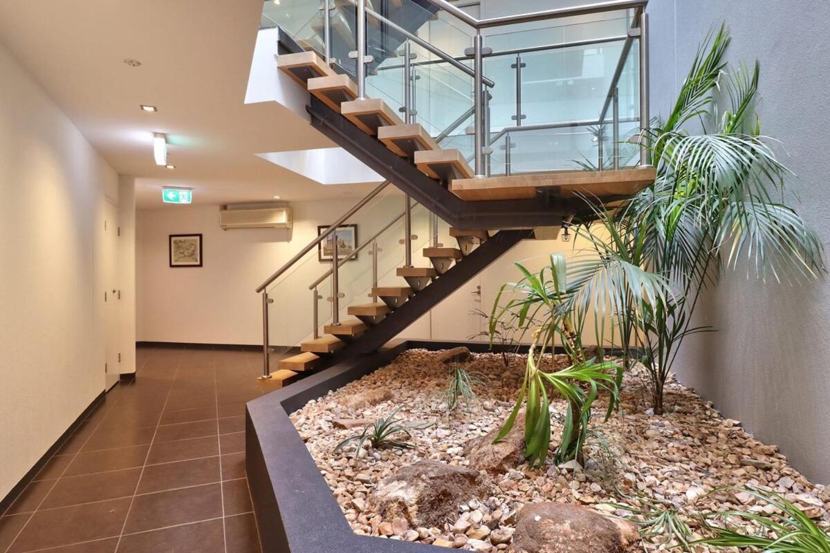 Terminus I Steps From Geelongs Buzz Apartment