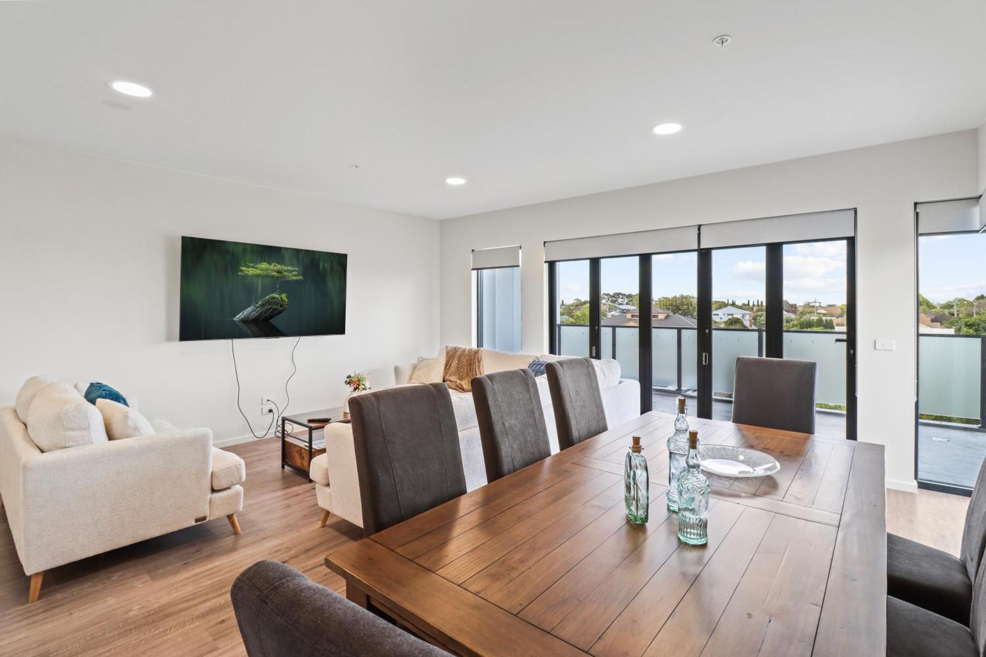 York St Apartment *