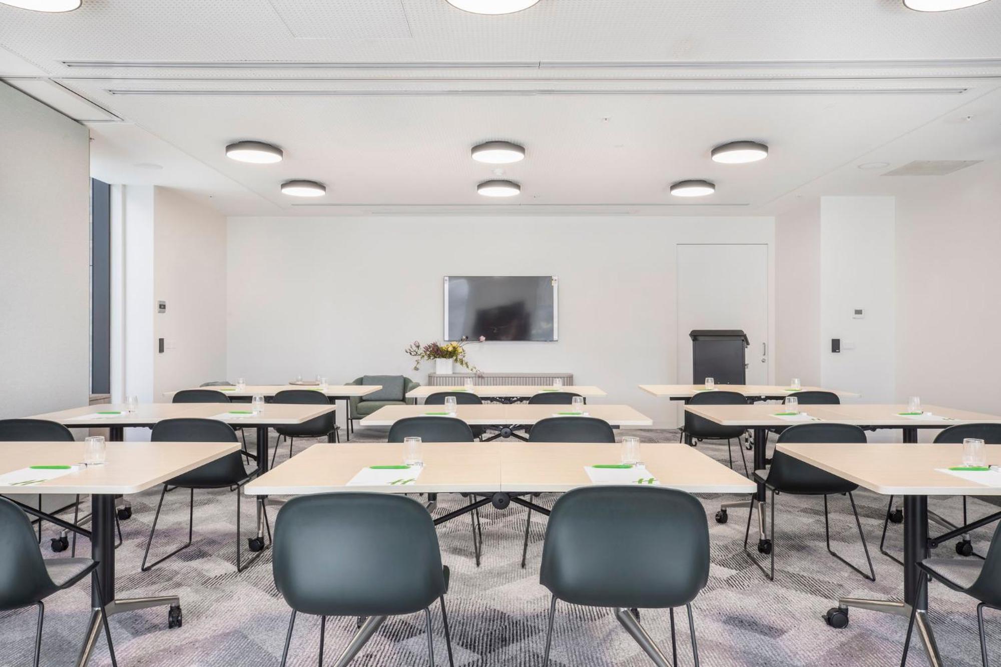 & By Ihg 4* Geelong