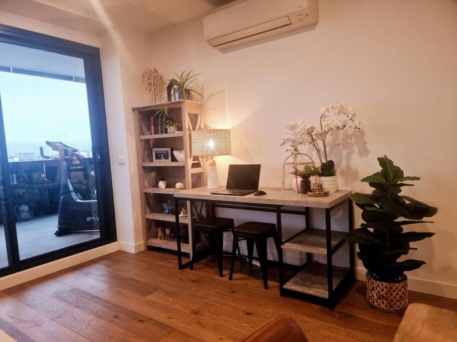 Apartment 2 Bedrooms Aptmt With Ocean View Geelong