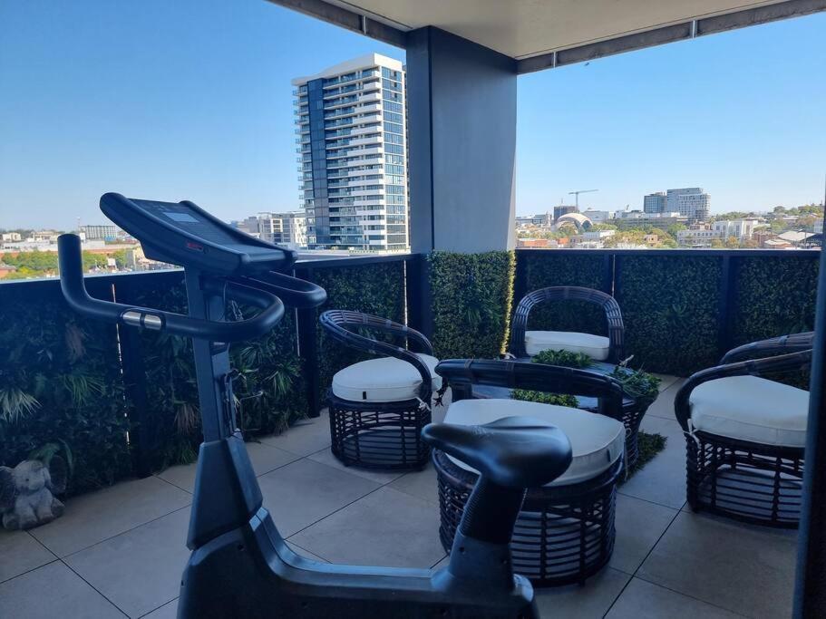 2 Bedrooms Aptmt With Ocean View Apartment