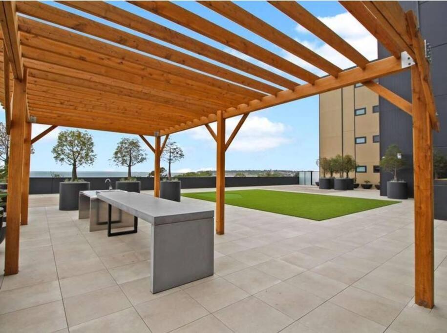 Apartment 2 Bedrooms Aptmt With Ocean View Geelong