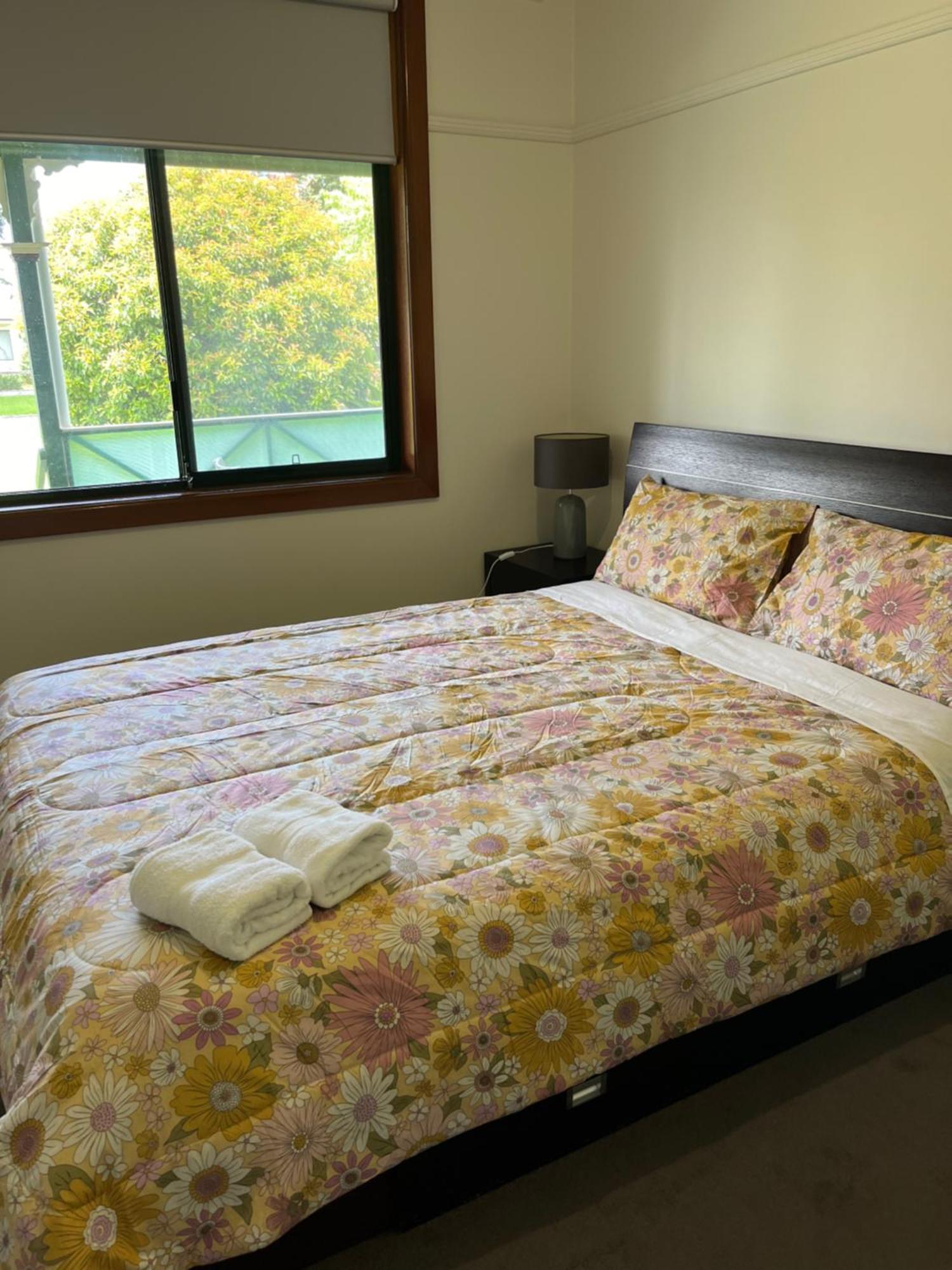 Holiday home Cheerful 2 Bedroom House With A Beautiful Veranda *