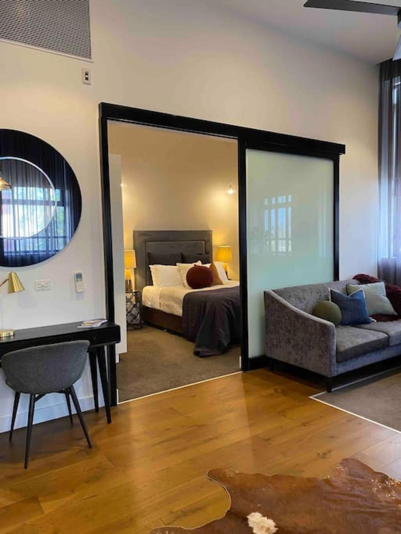 Apartment Manhattan On Moorabool - Heritage Listed Cbd *