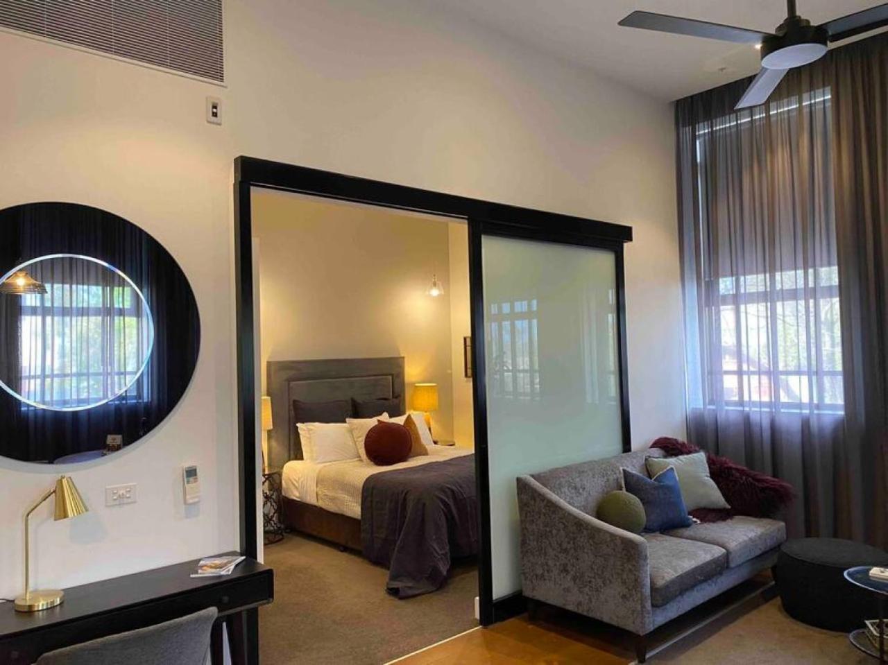 Manhattan On Moorabool - Heritage Listed Cbd Apartment *