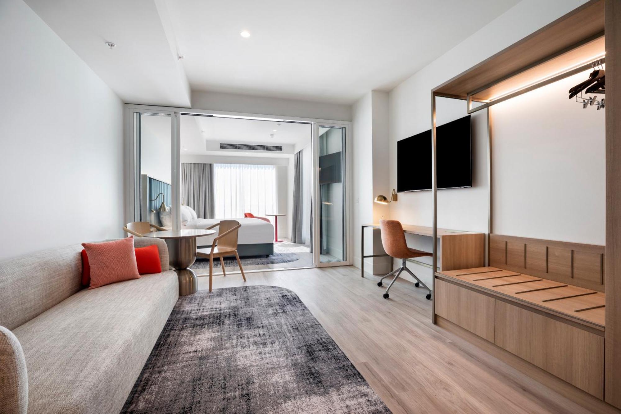 Hotel & By Ihg 4*
