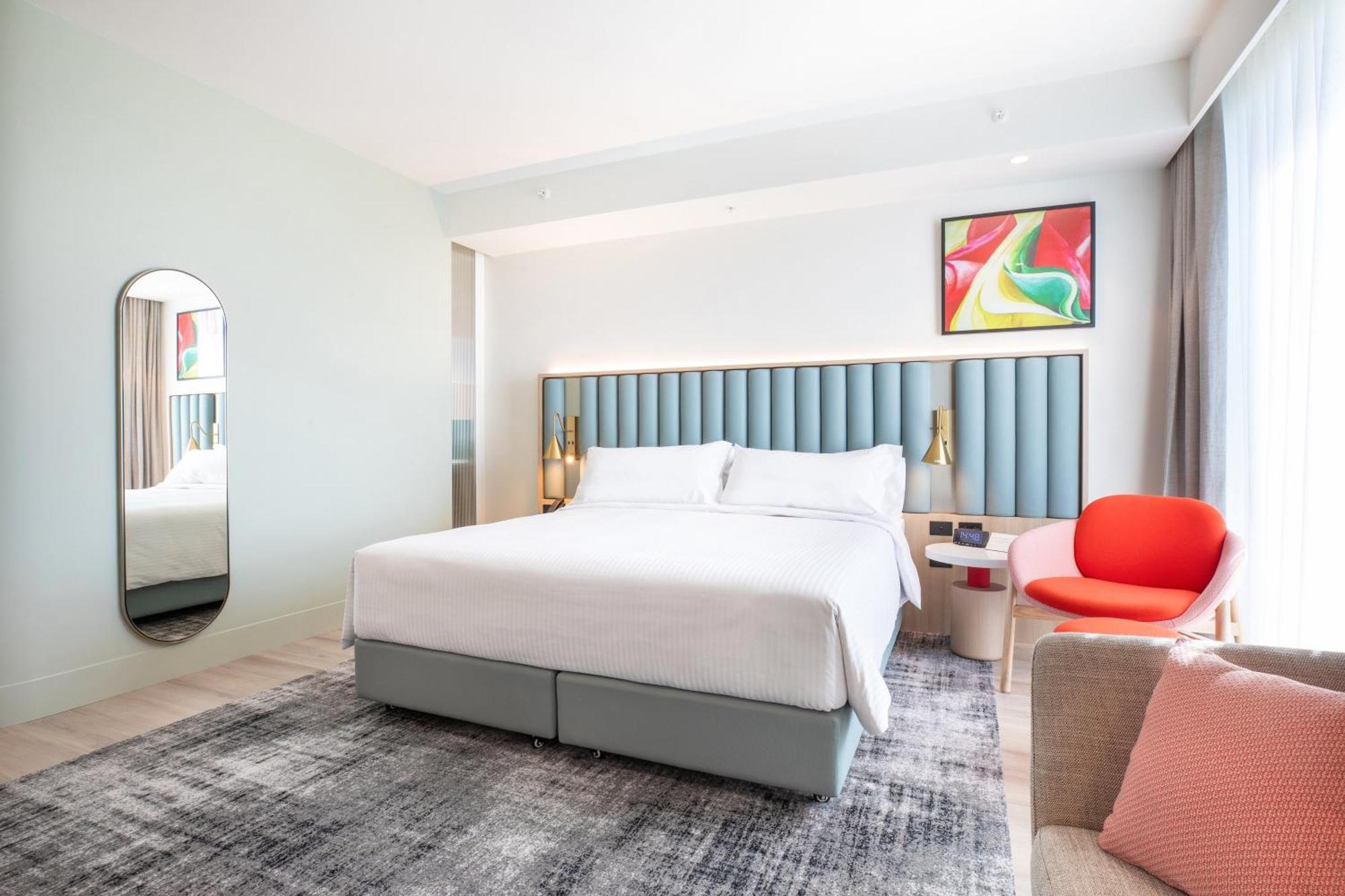 & By Ihg