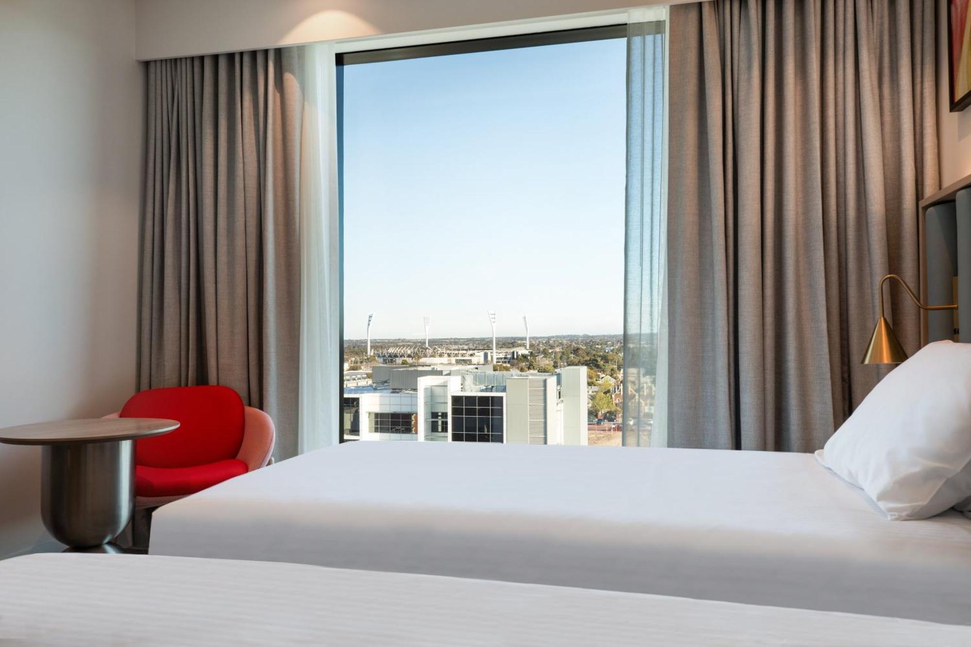 & By Ihg