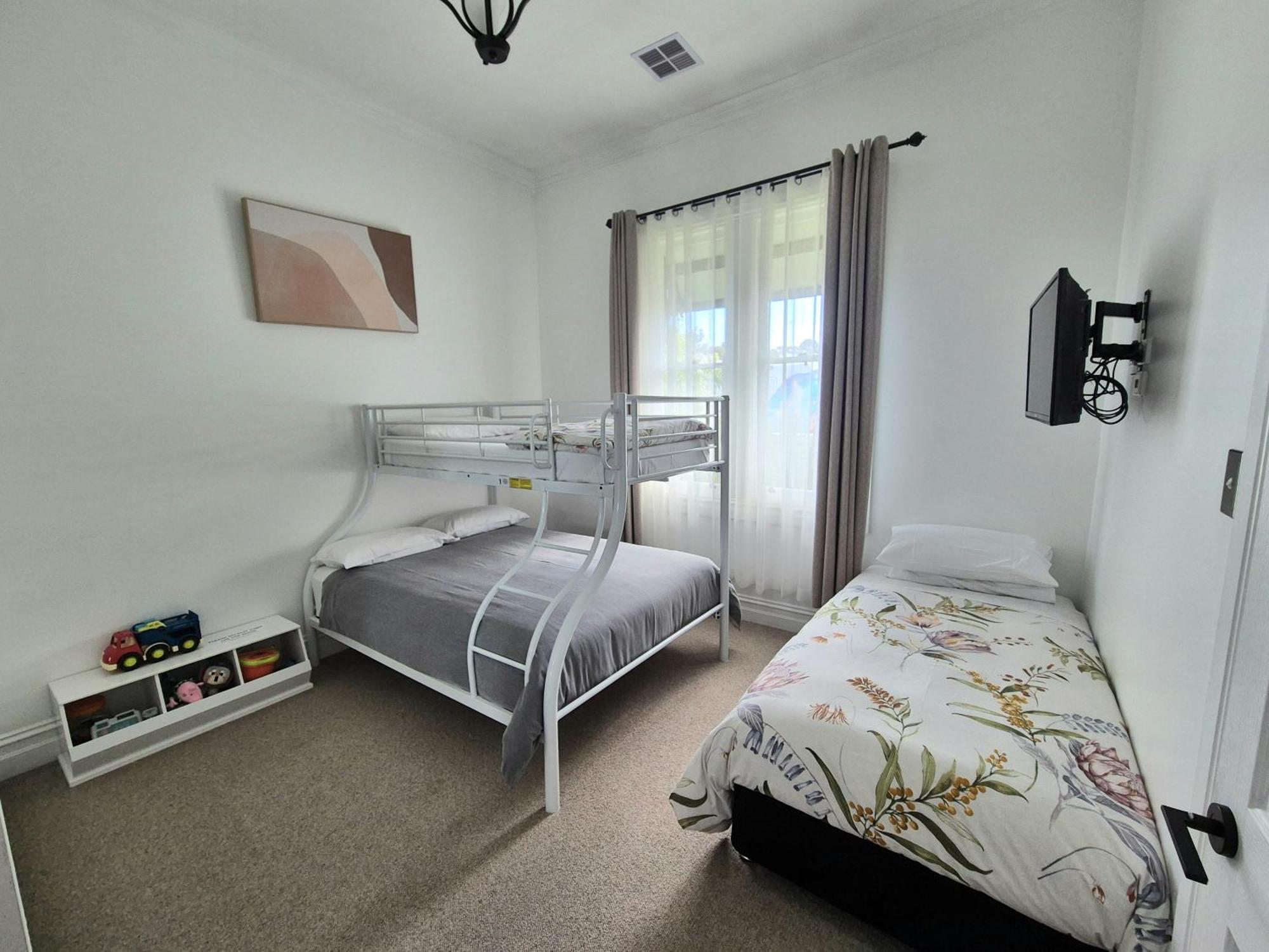 Holiday home Live - Play - - East