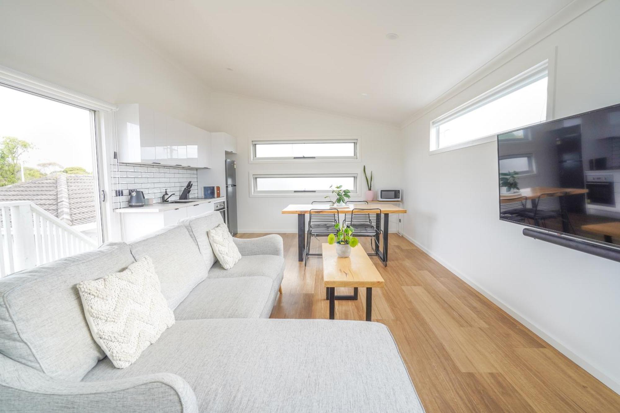 Guest house Charming Highton Hideaway Between Cbd And Surf Coast