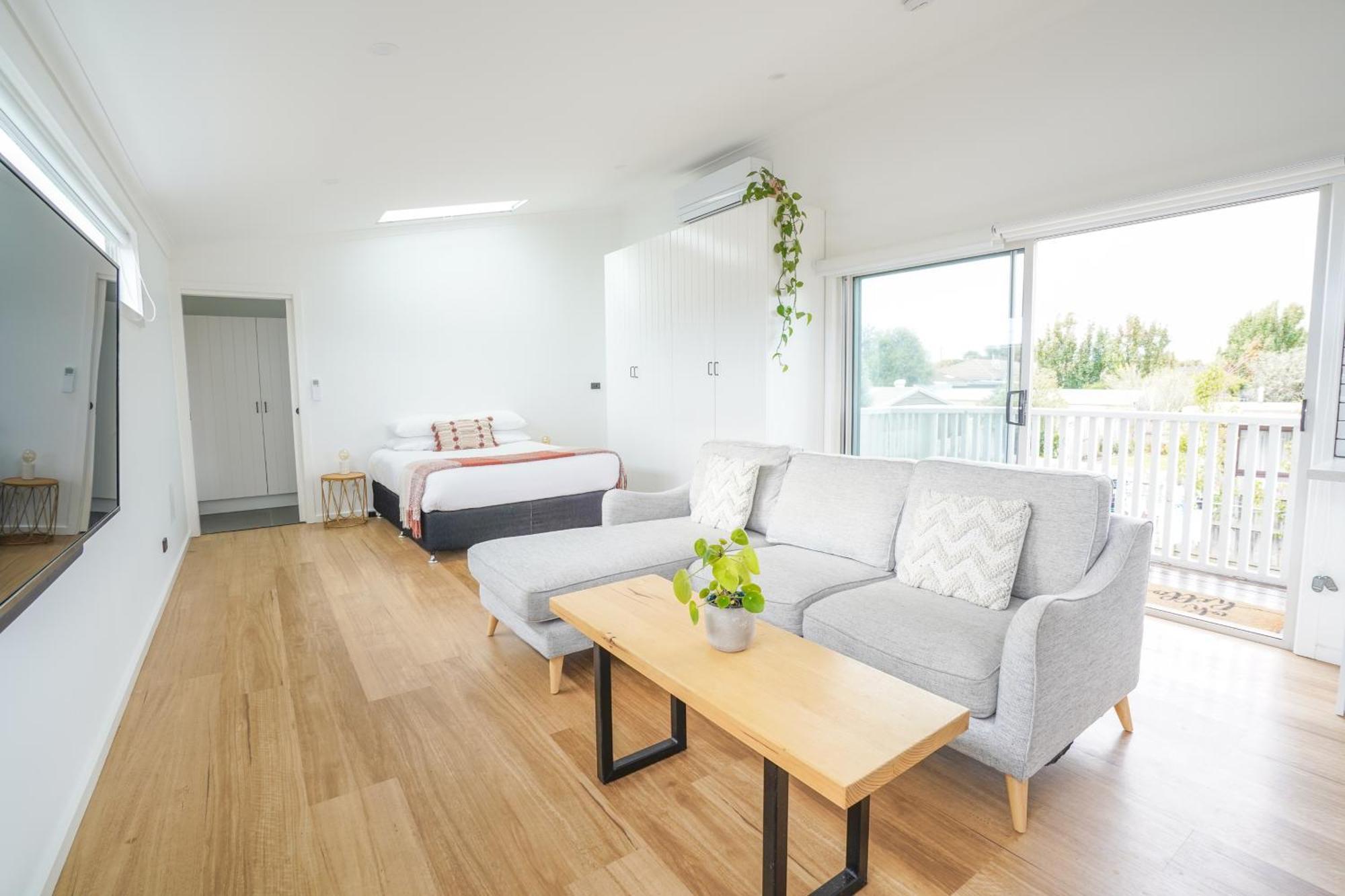Charming Highton Hideaway Between Cbd And Surf Coast *