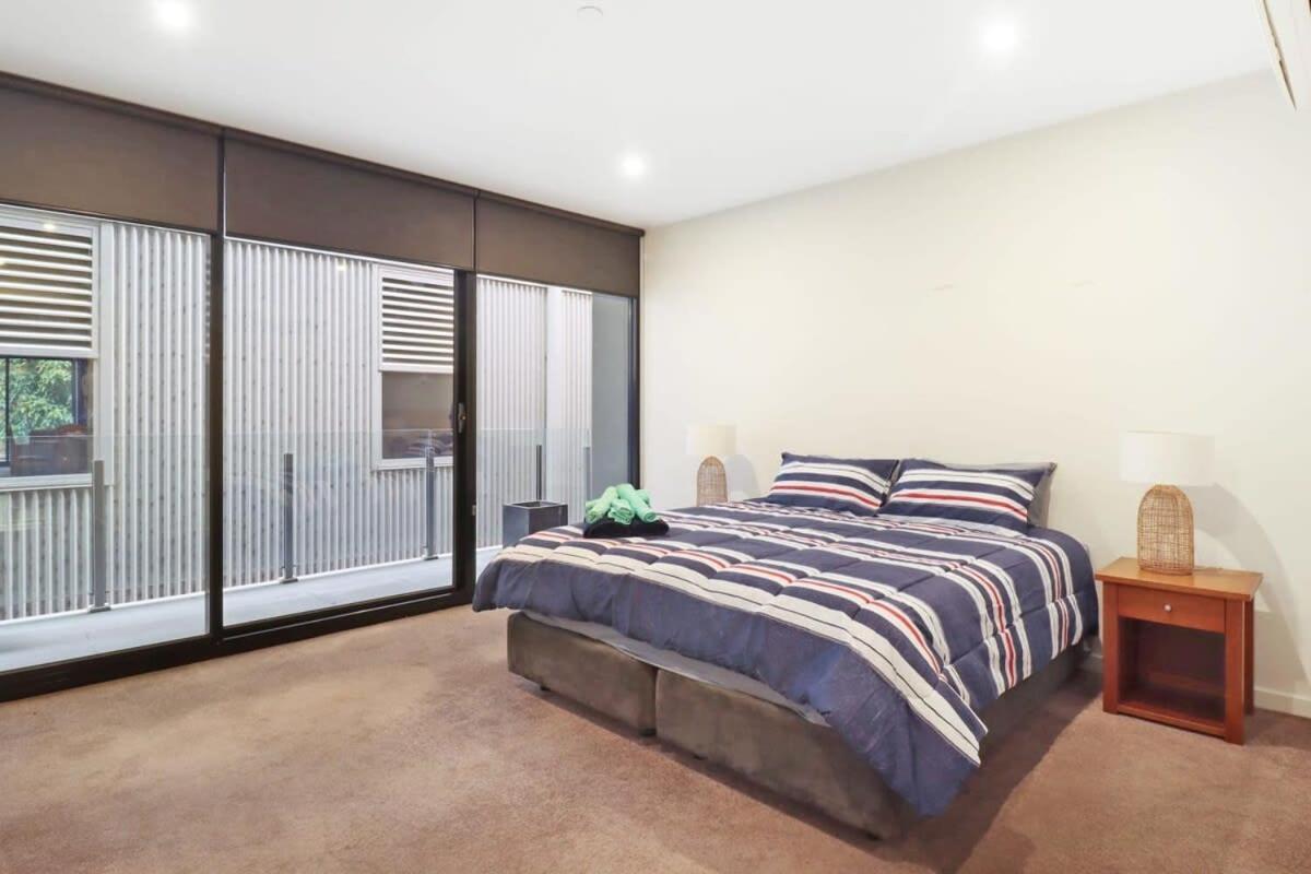 Pierpoint 201 I Waterfront Apartment *