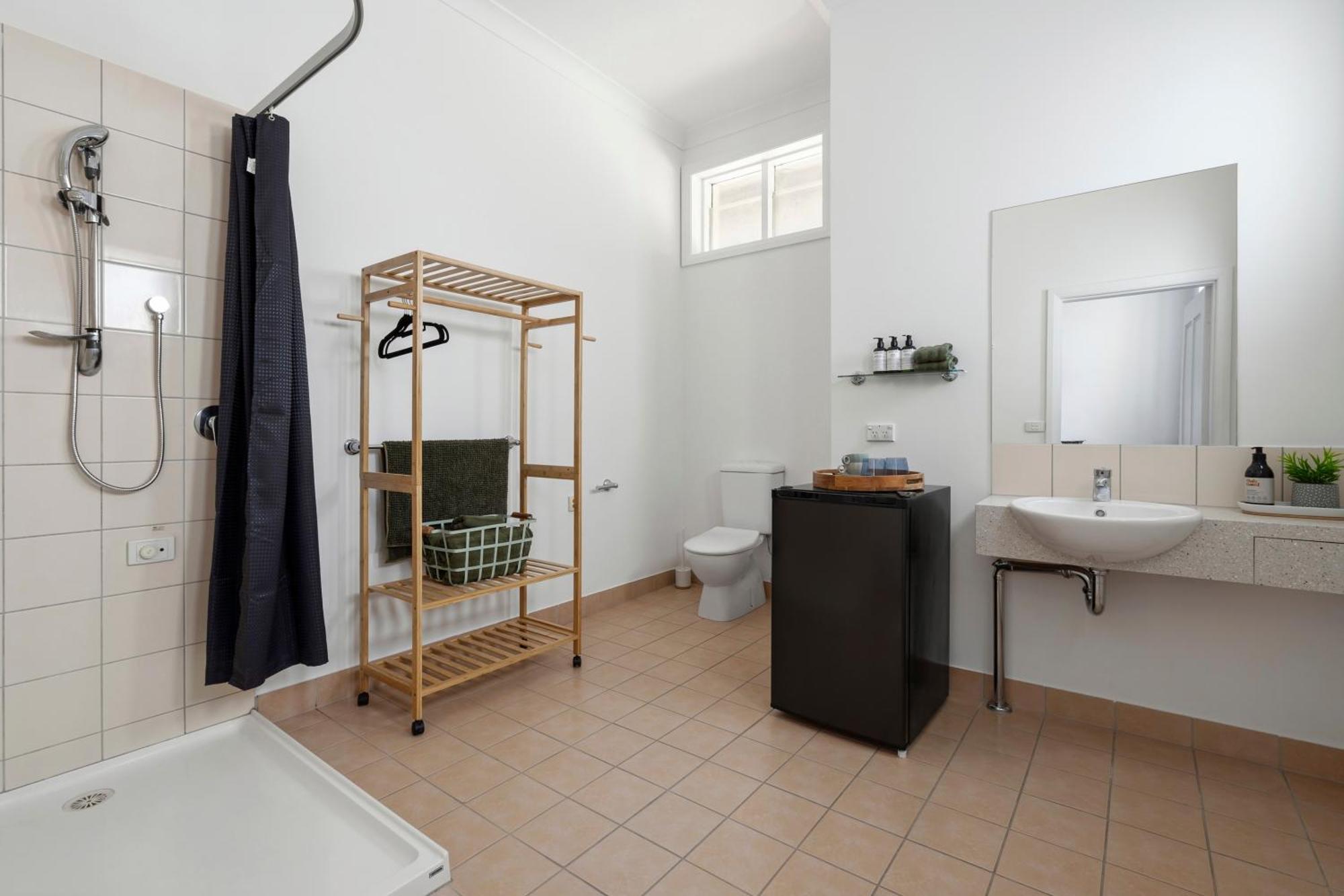 Myers Manor I Cbd Geelong