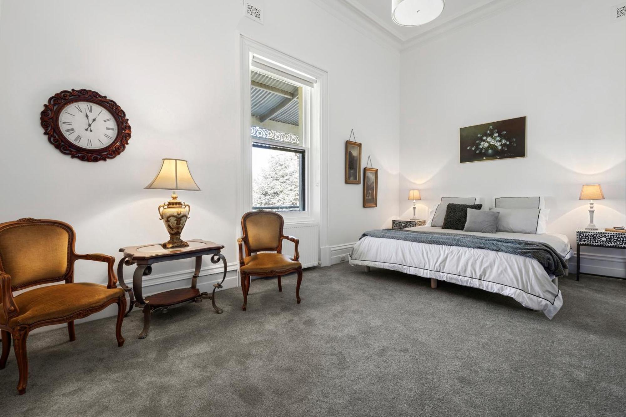 Myers Manor I Cbd Geelong