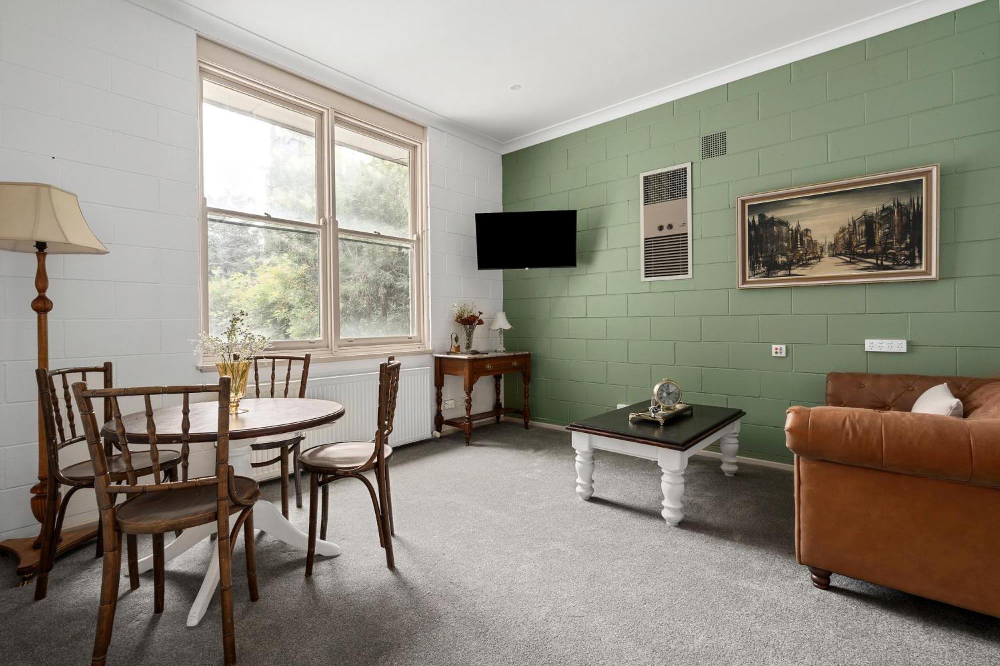 Guest house Myers Manor I Cbd *