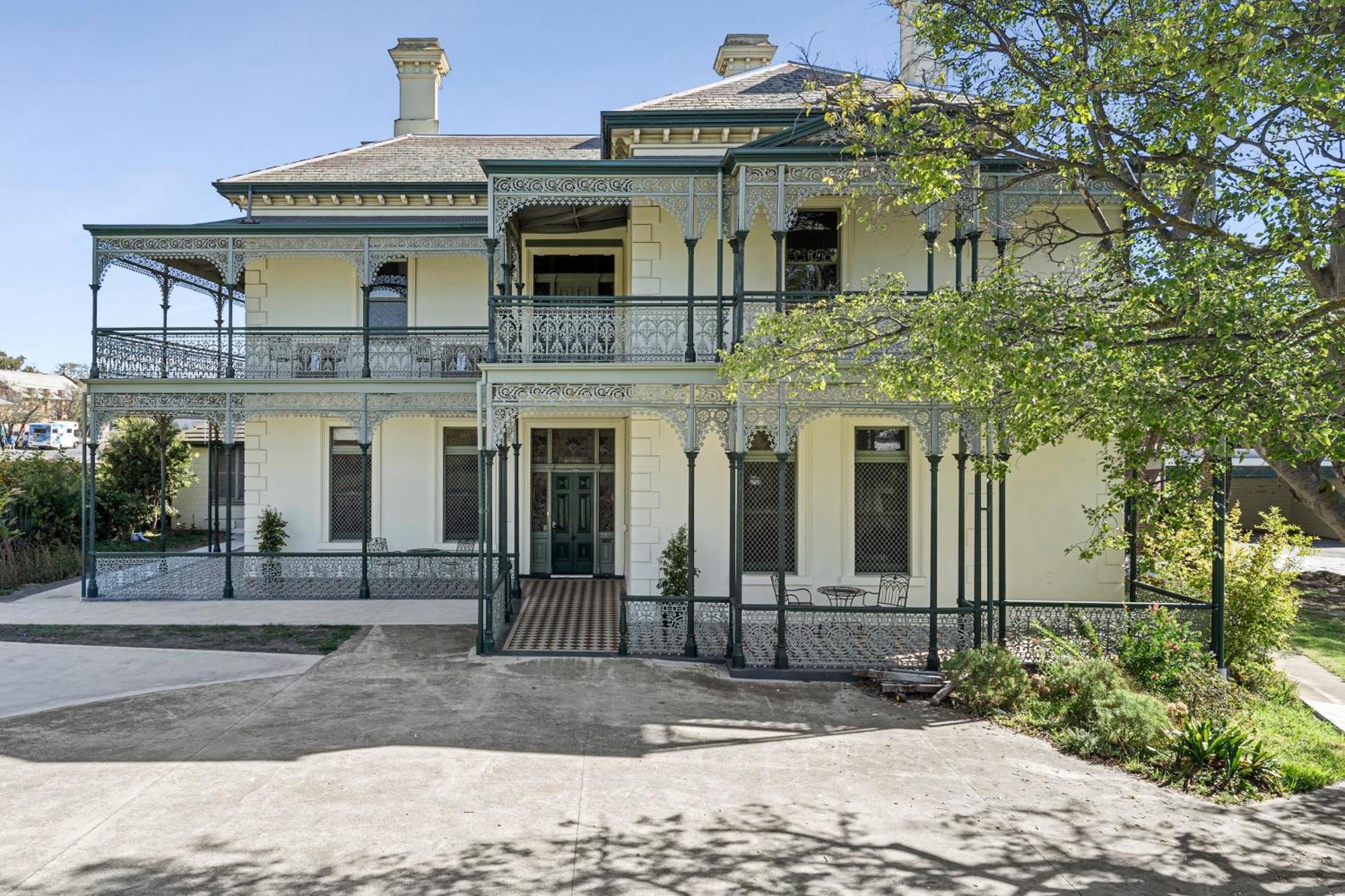 Myers Manor I Cbd * Geelong