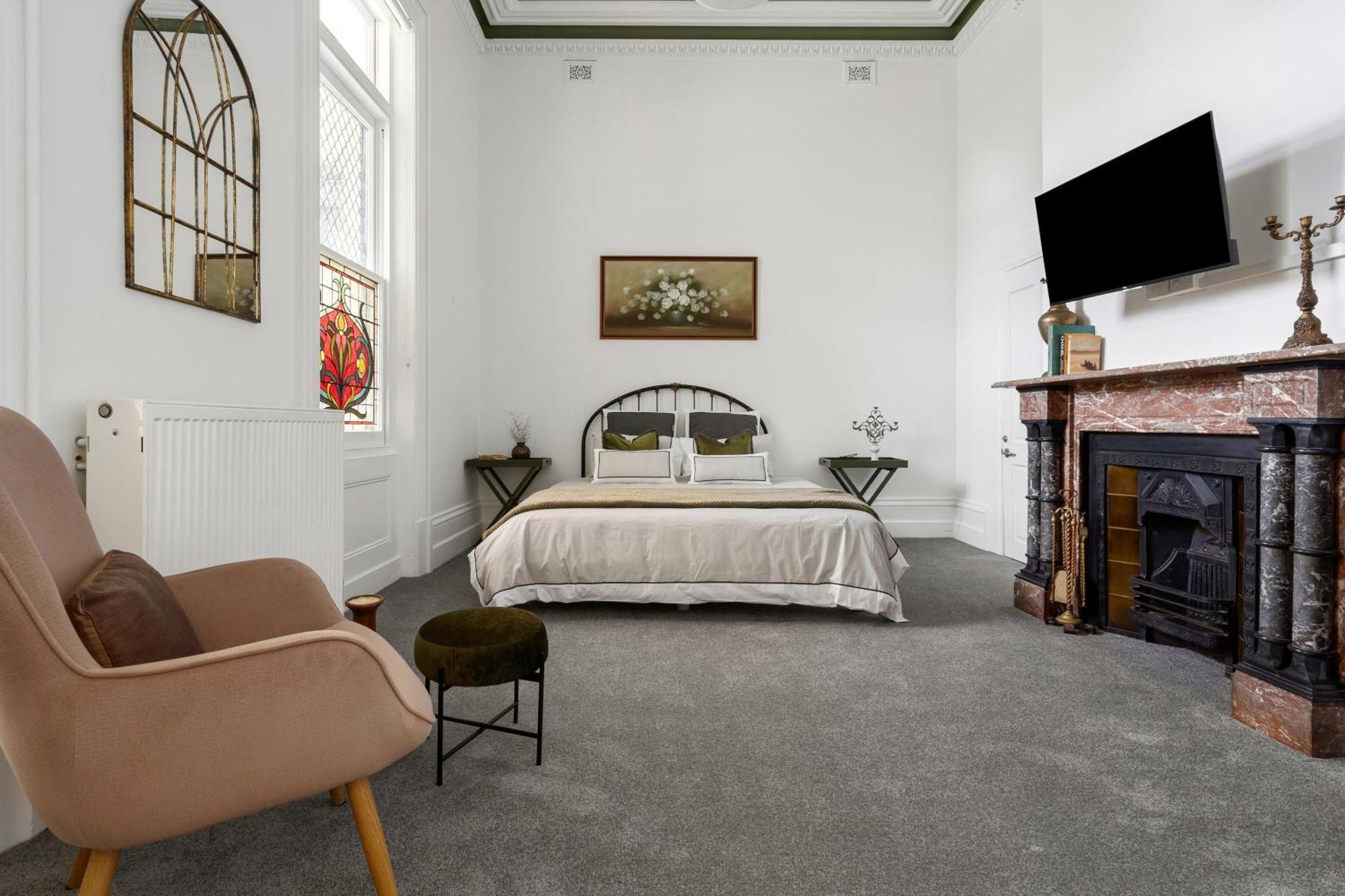 Myers Manor I Cbd Guest house