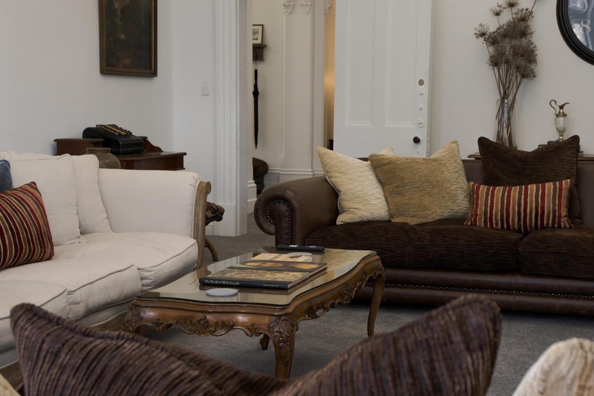 Myers Manor I Cbd Guest house