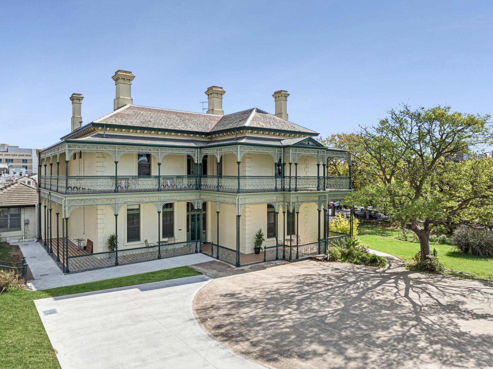 Myers Manor I Cbd * Geelong