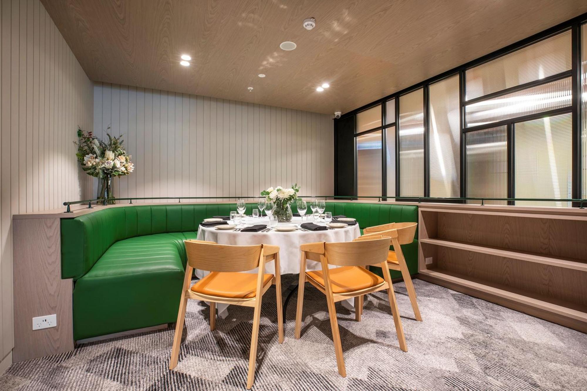 & By Ihg Geelong
