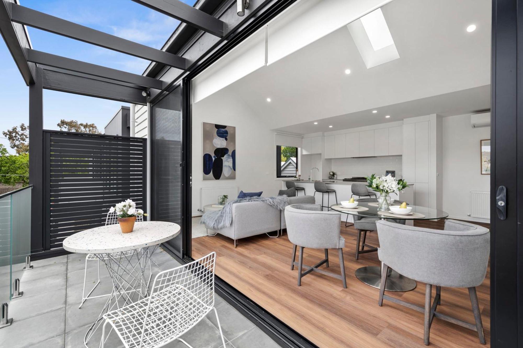 Modern Townhouse In