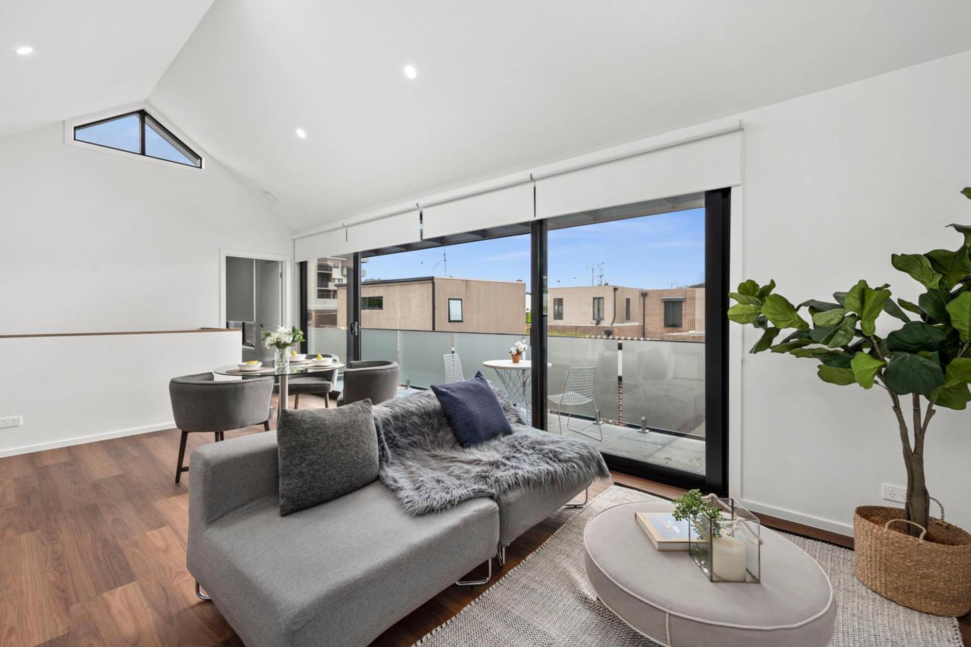 Modern Townhouse In