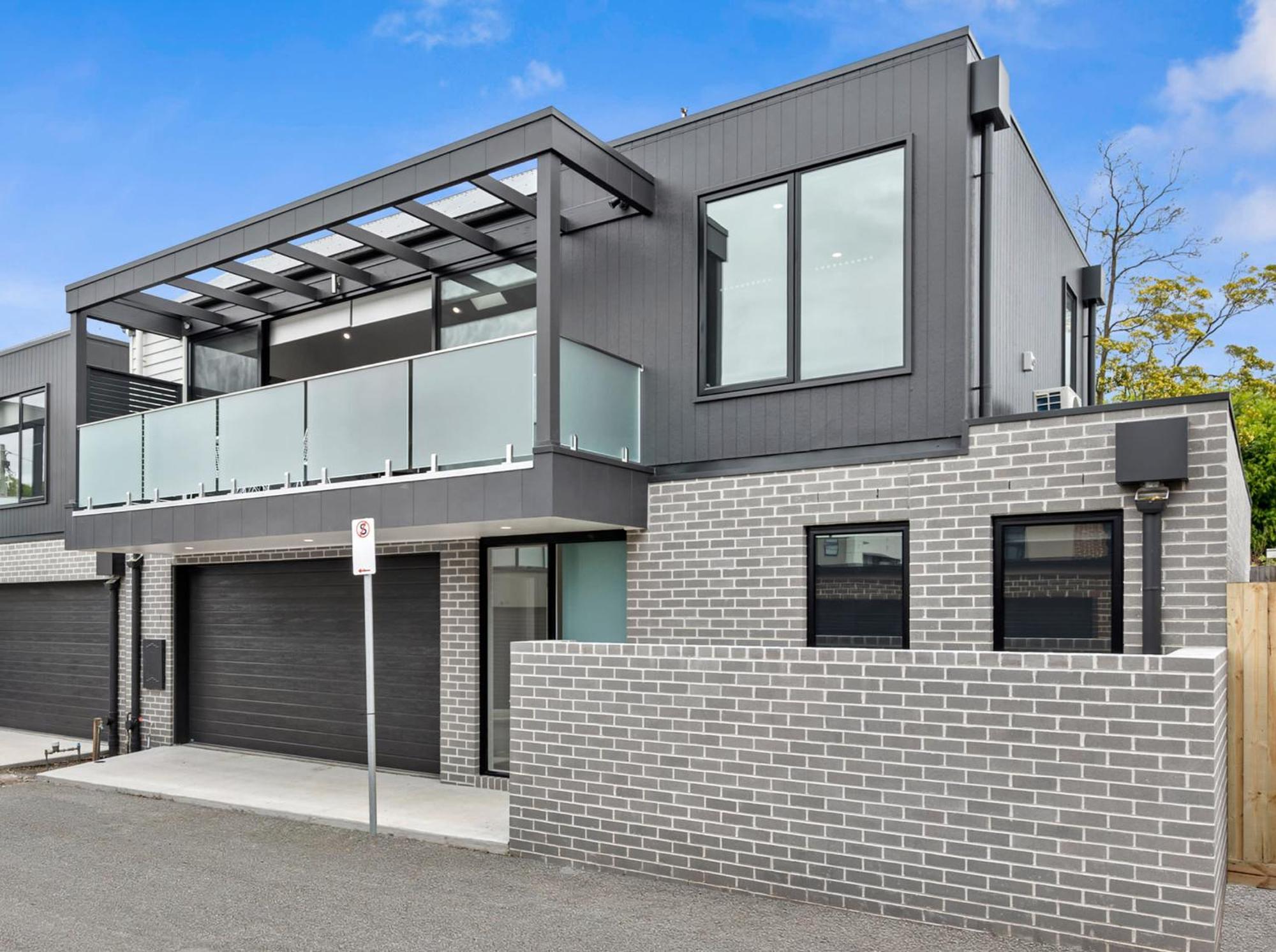 Modern Townhouse In