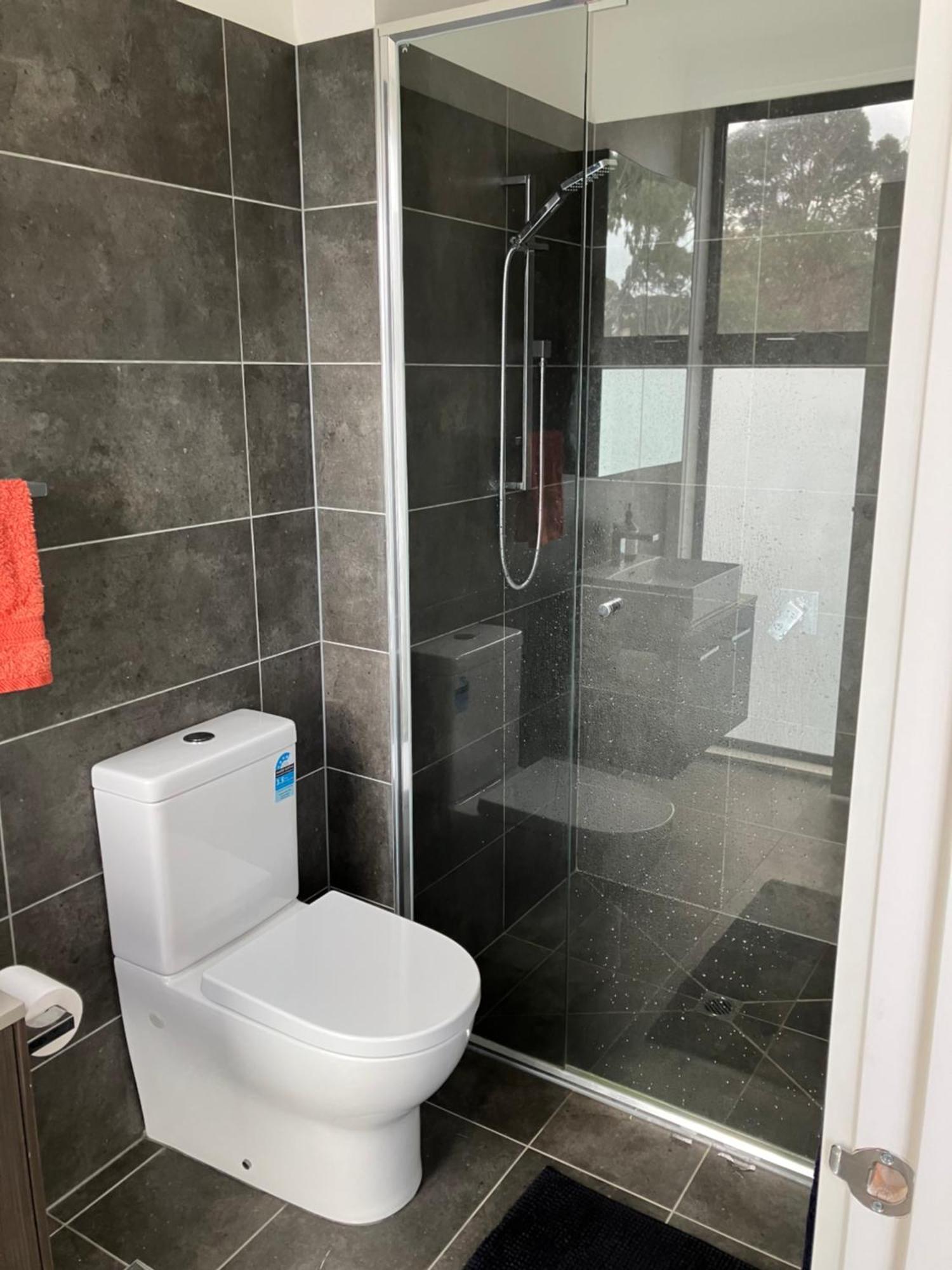 Private & Ensuite, In Shared Modern 2 Level - Full Use Of Facilities