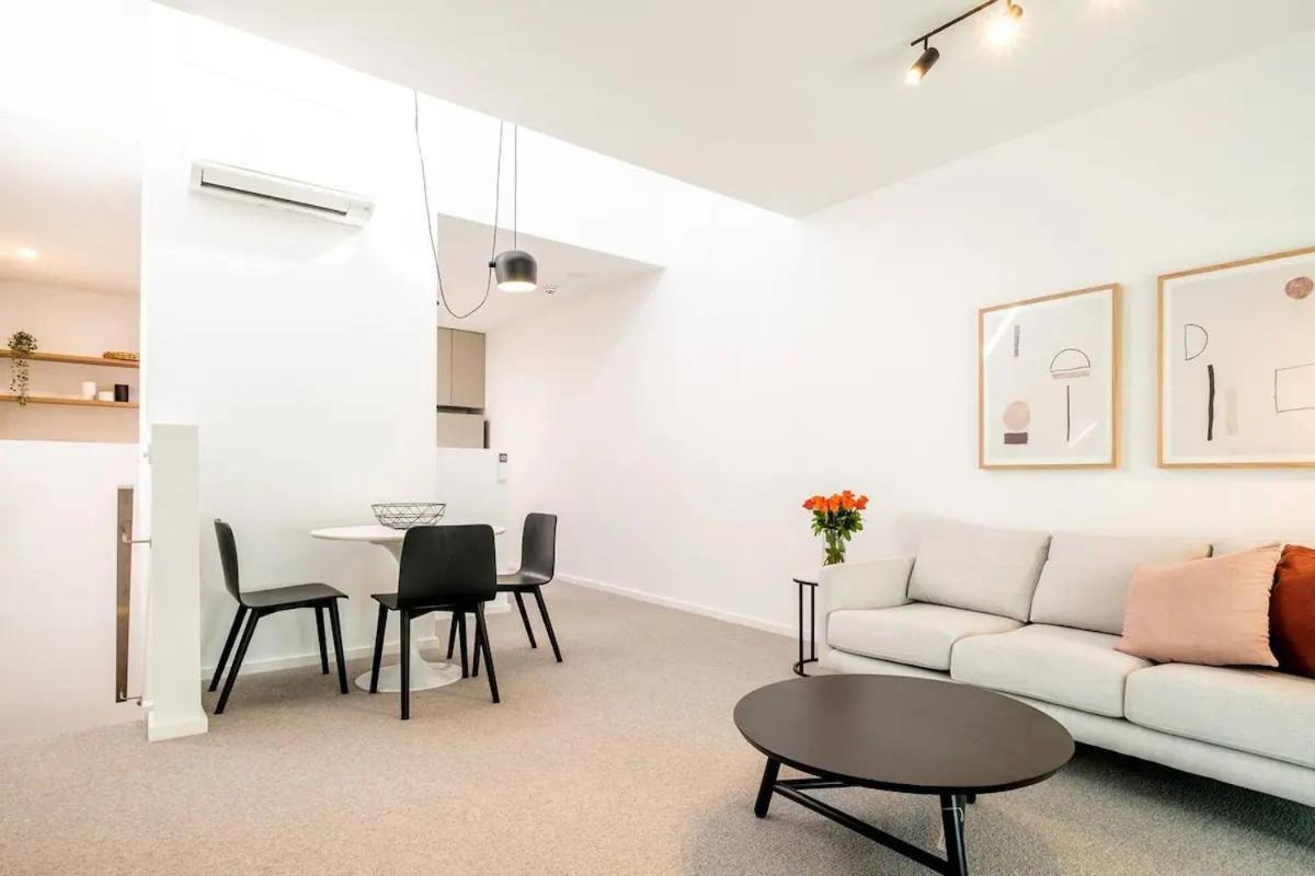 Executive Apartment *