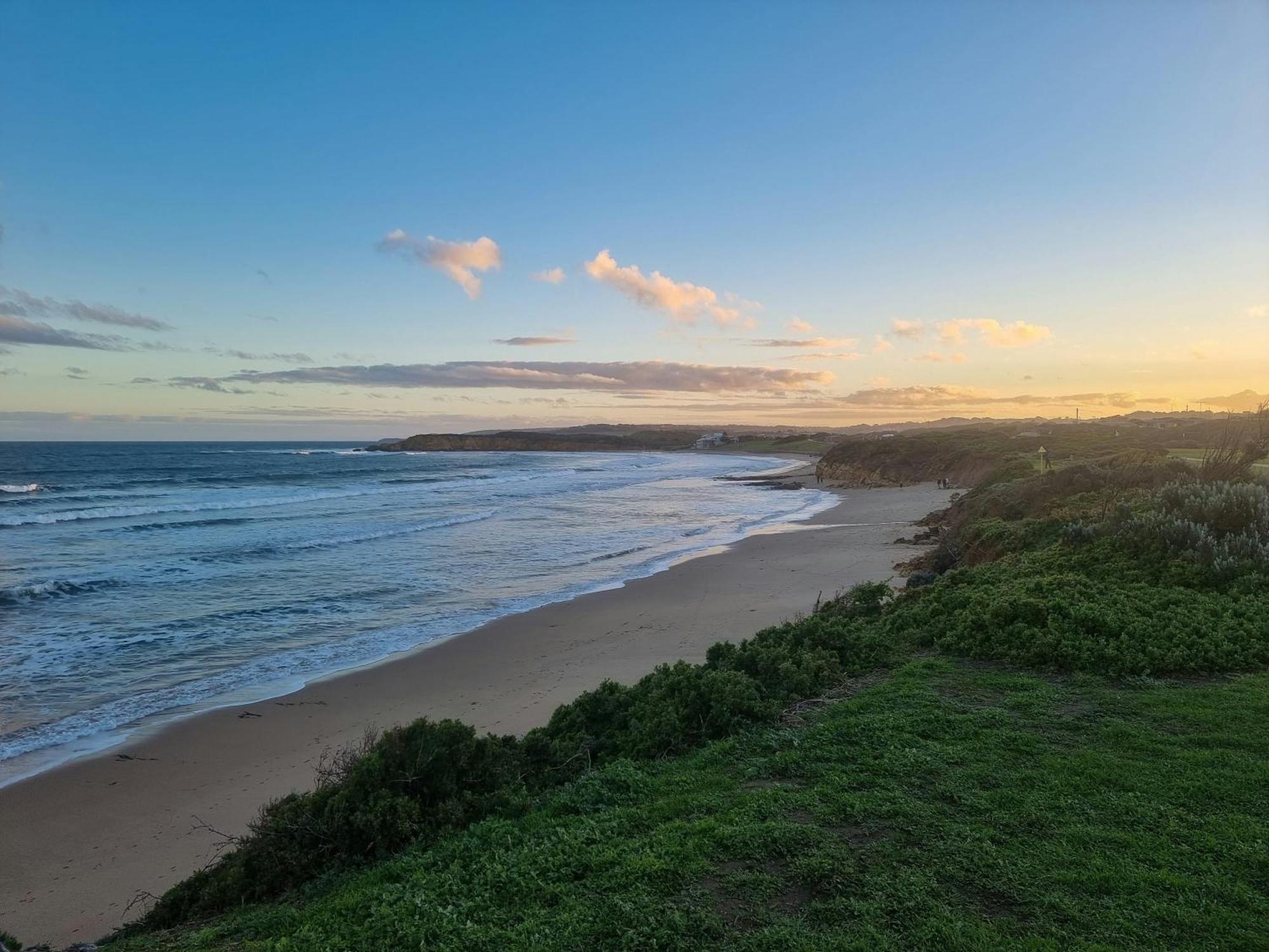 Cozy Newtown 2 Bedroom Unit Holiday home