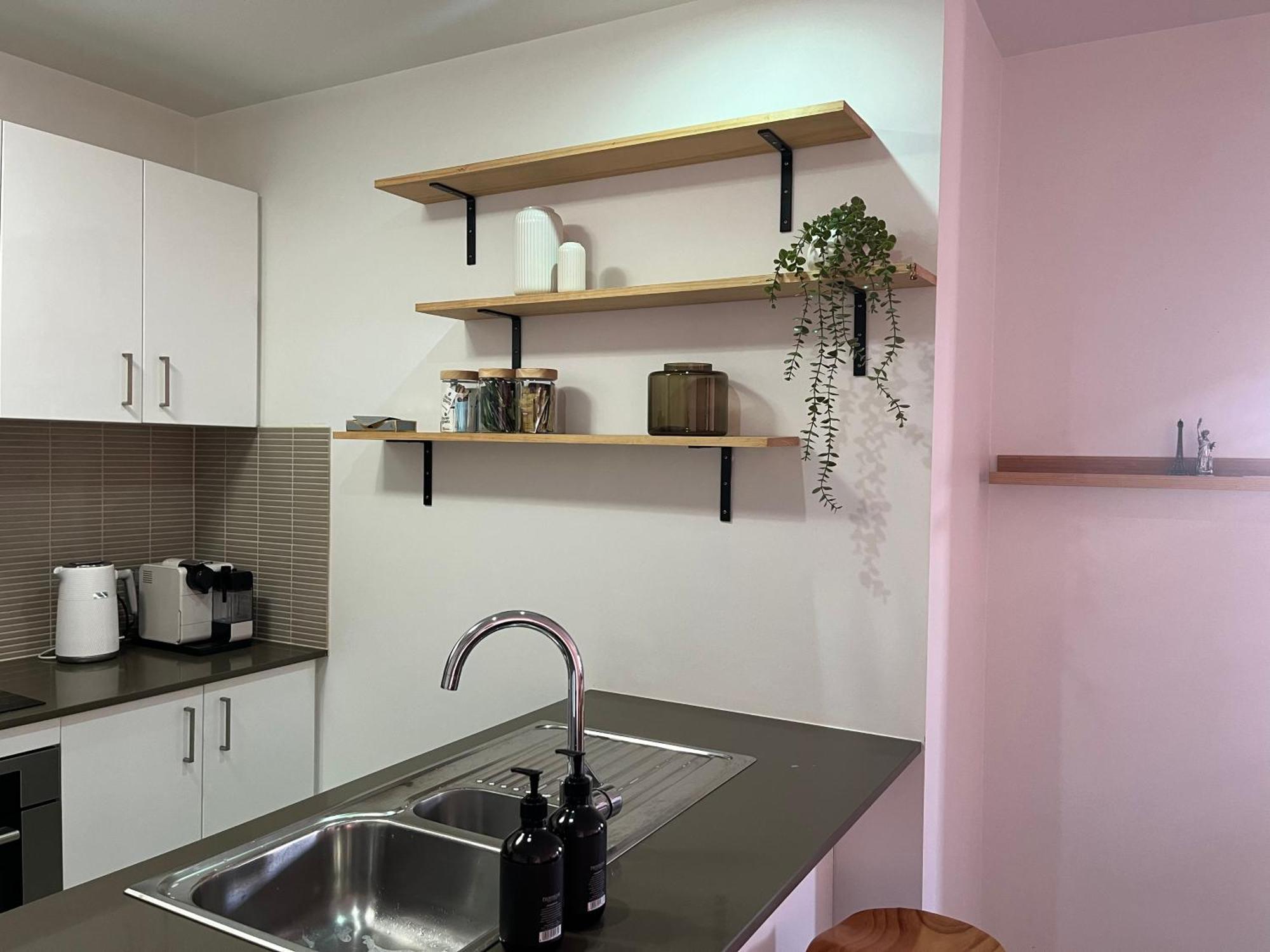 Modern In Geelong! Apartment