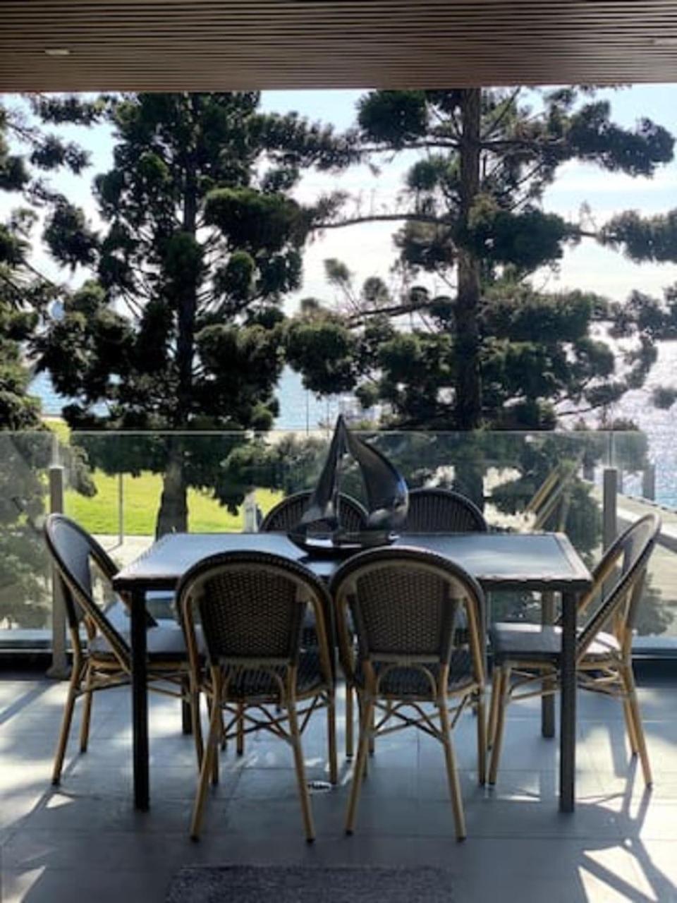 Apartment 3 Bedroom Pier Point With Bay Views On The Waterfront 801