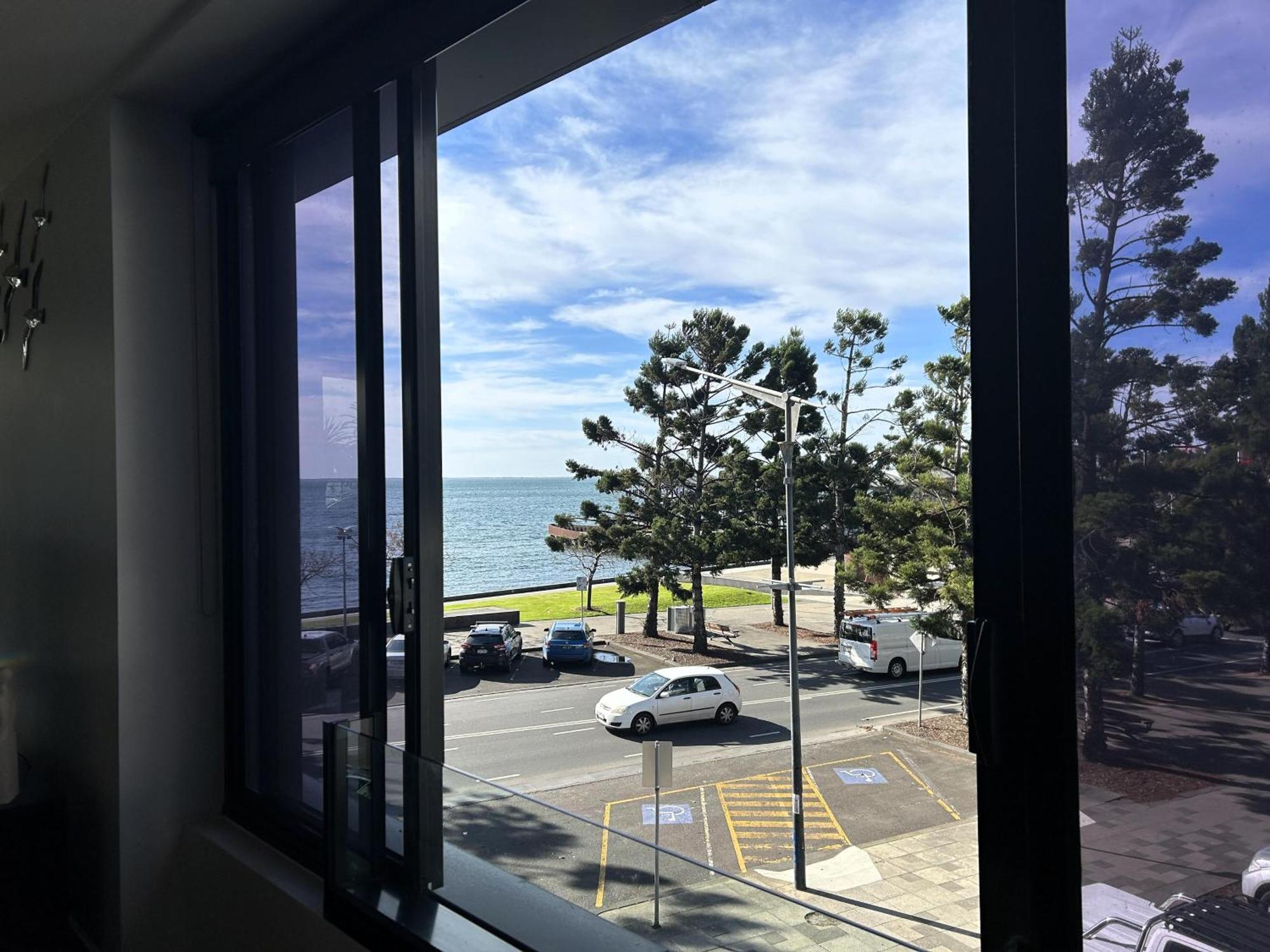 3 Bedroom Pier Point With Bay Views On The Waterfront 801 * Geelong