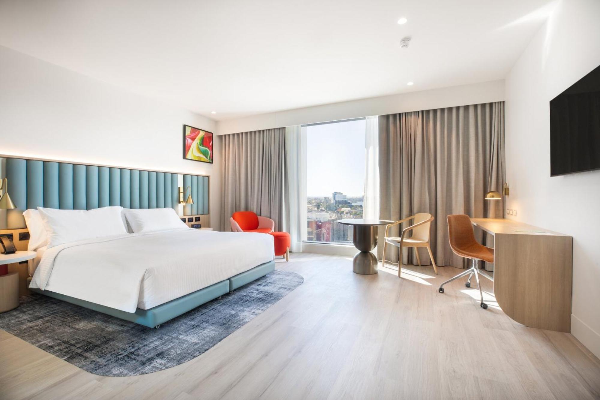 & By Ihg