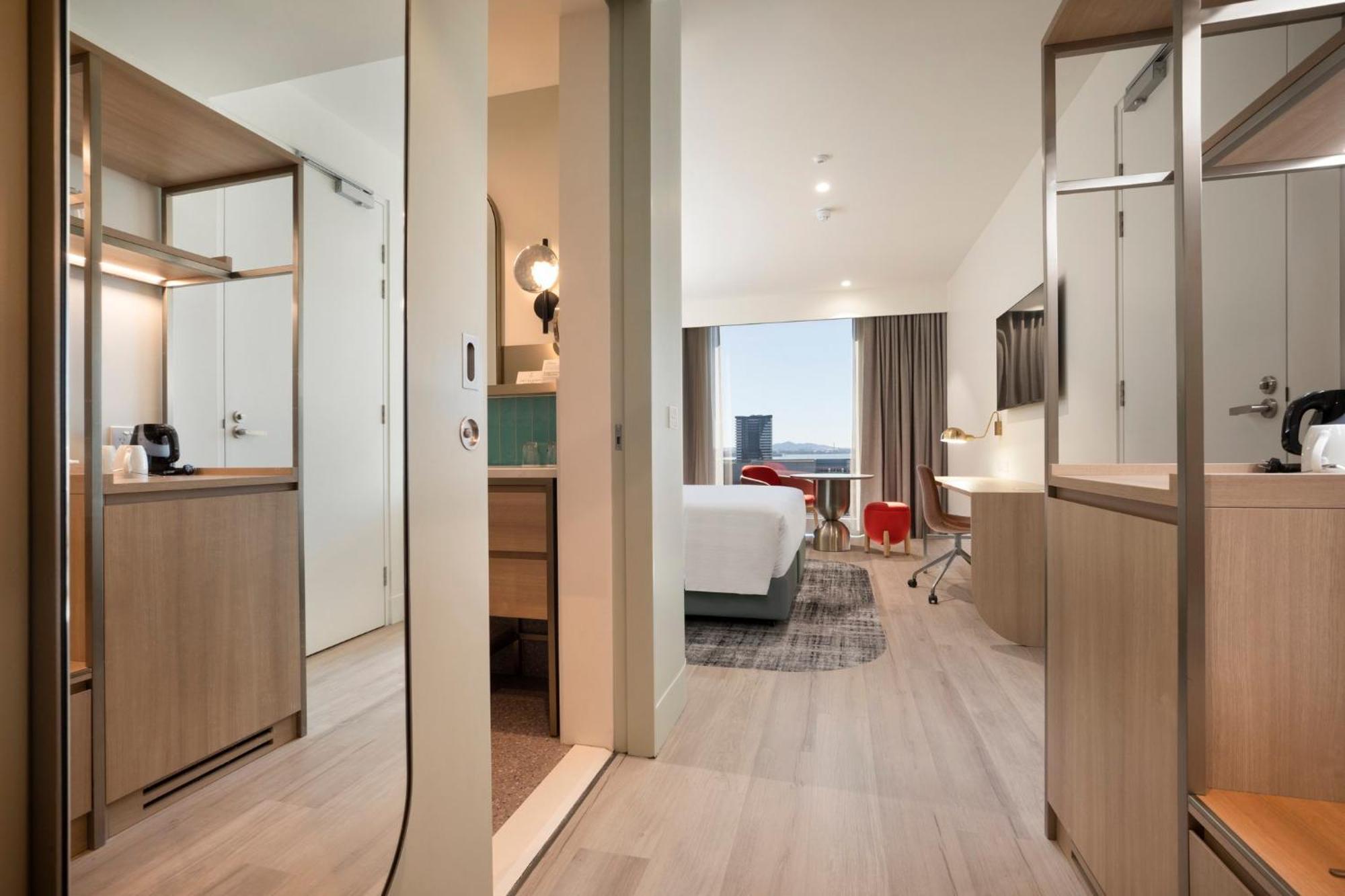 Hotel & By Ihg