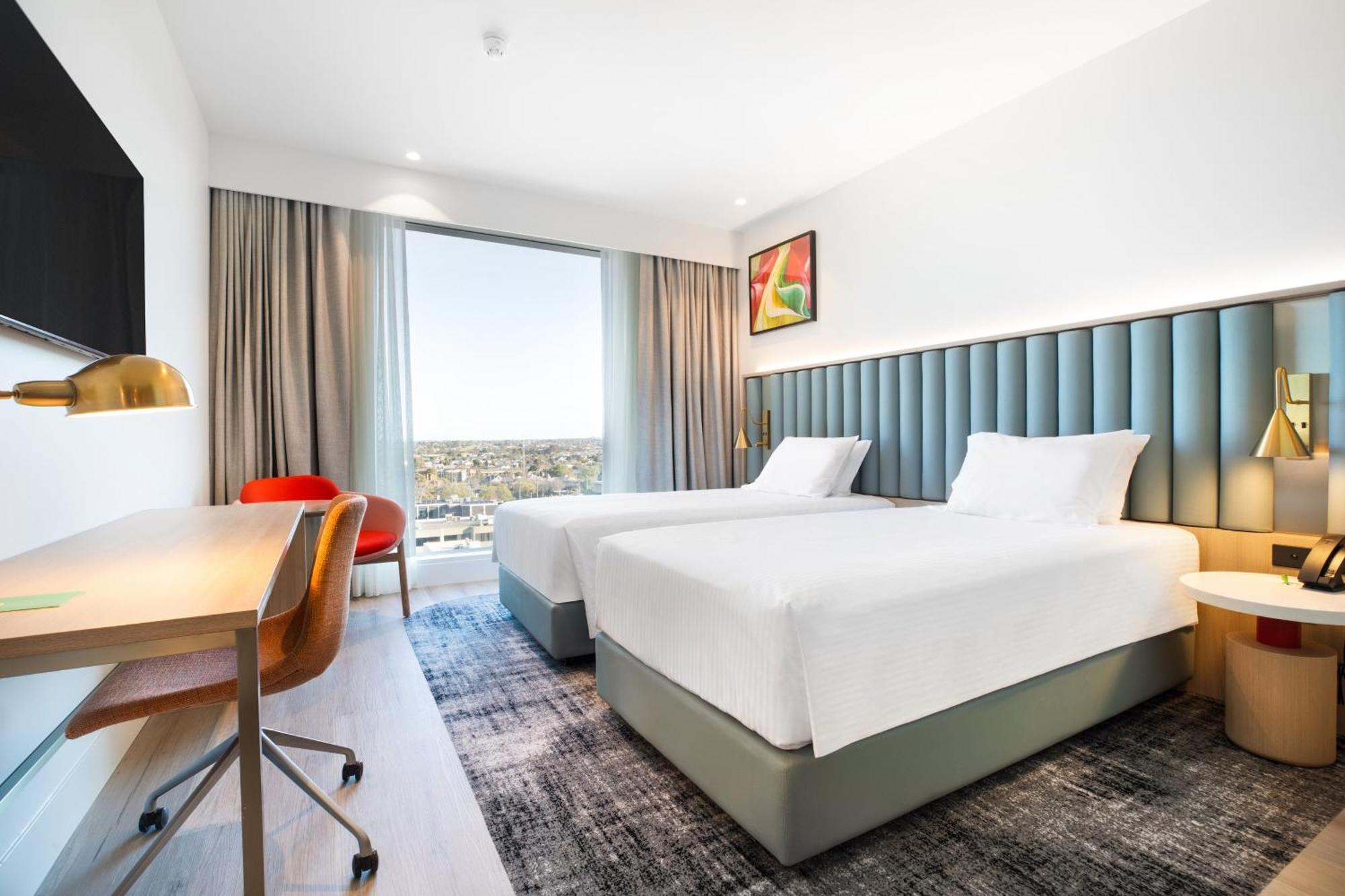 & By Ihg