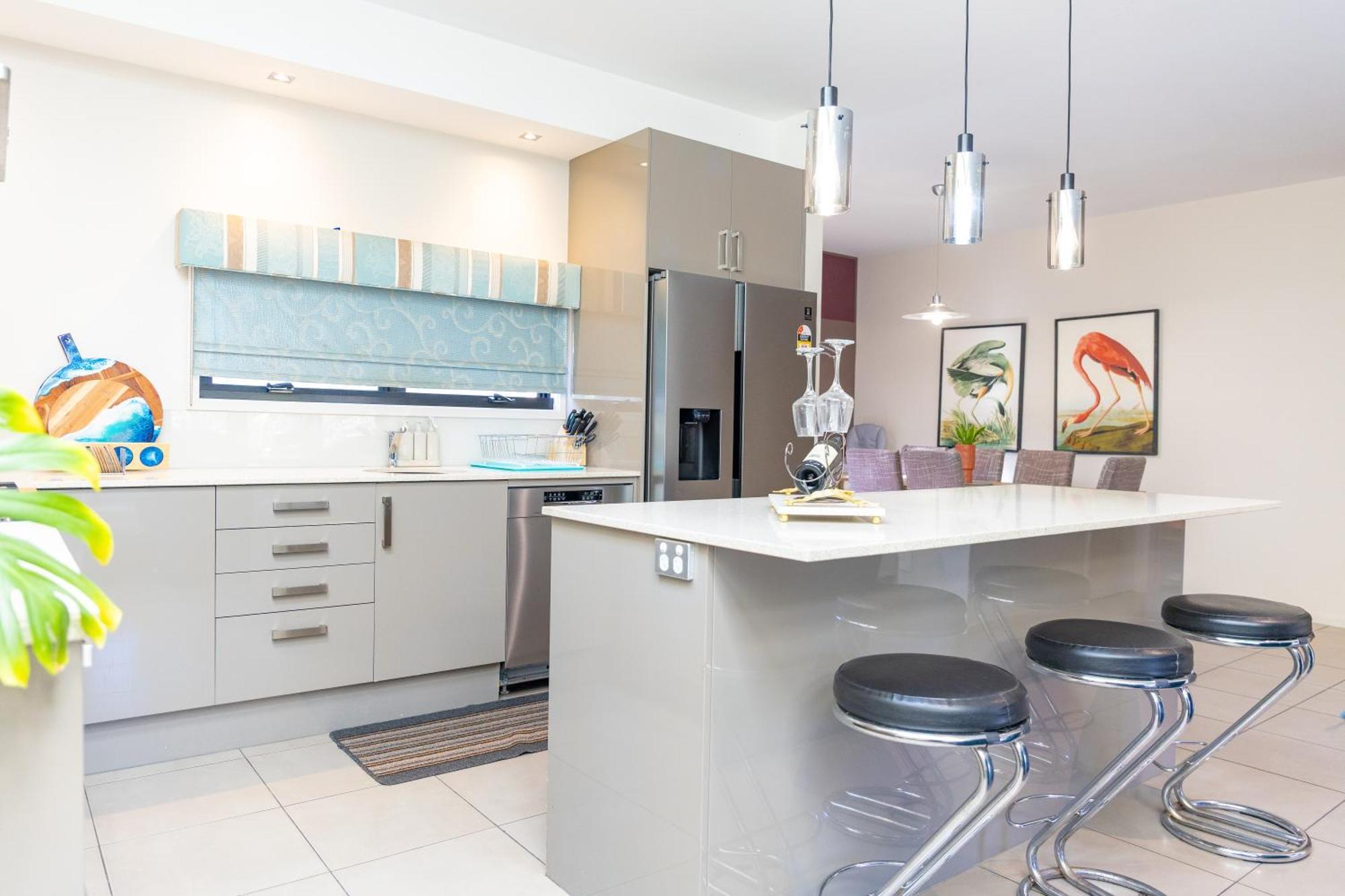 Holiday home Stylish Retreat Steps From Waterfront, With Parking, Wi-fi, Ac Geelong