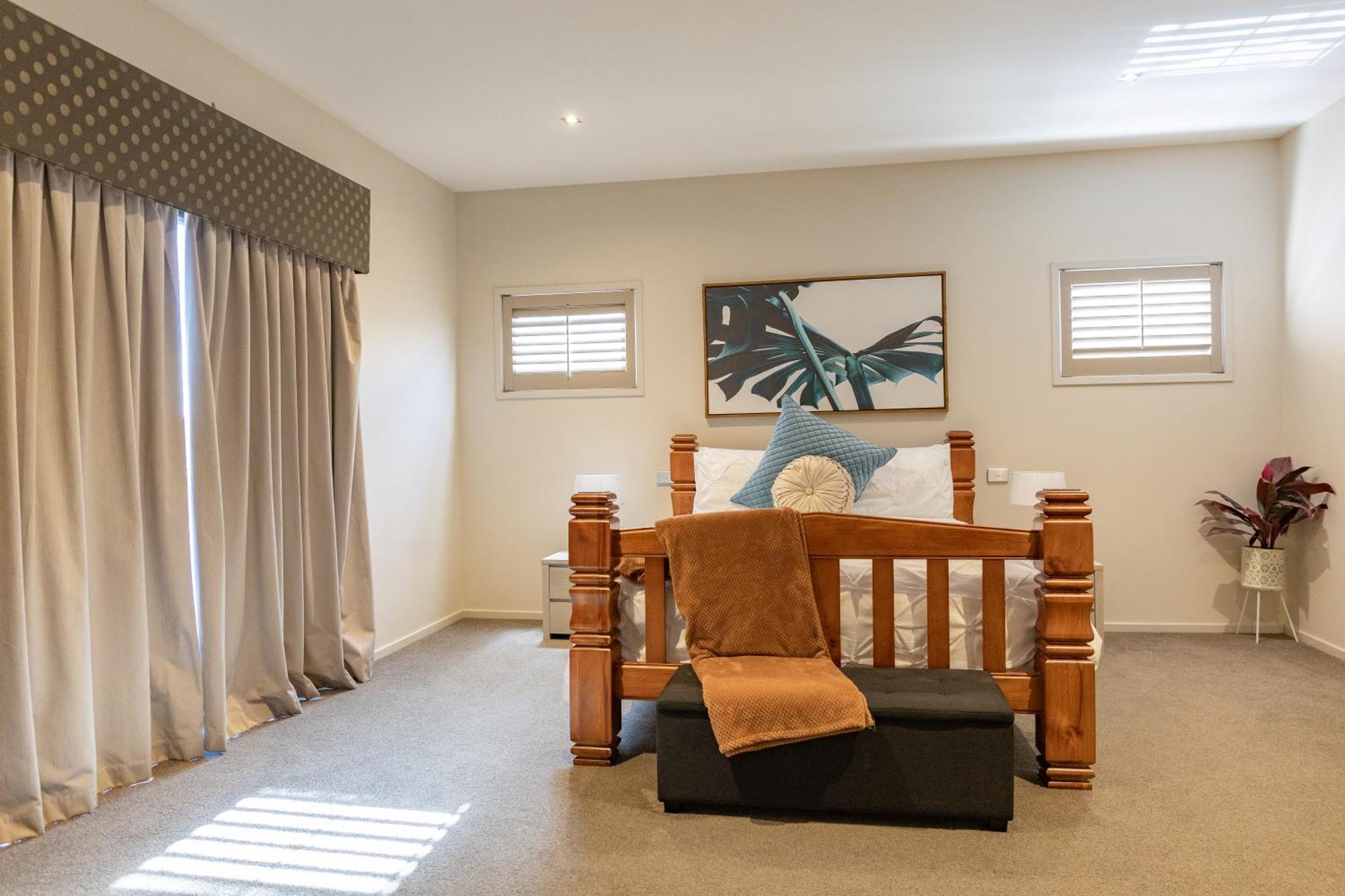 Holiday home Stylish Retreat Steps From Waterfront, With Parking, Wi-fi, Ac Geelong