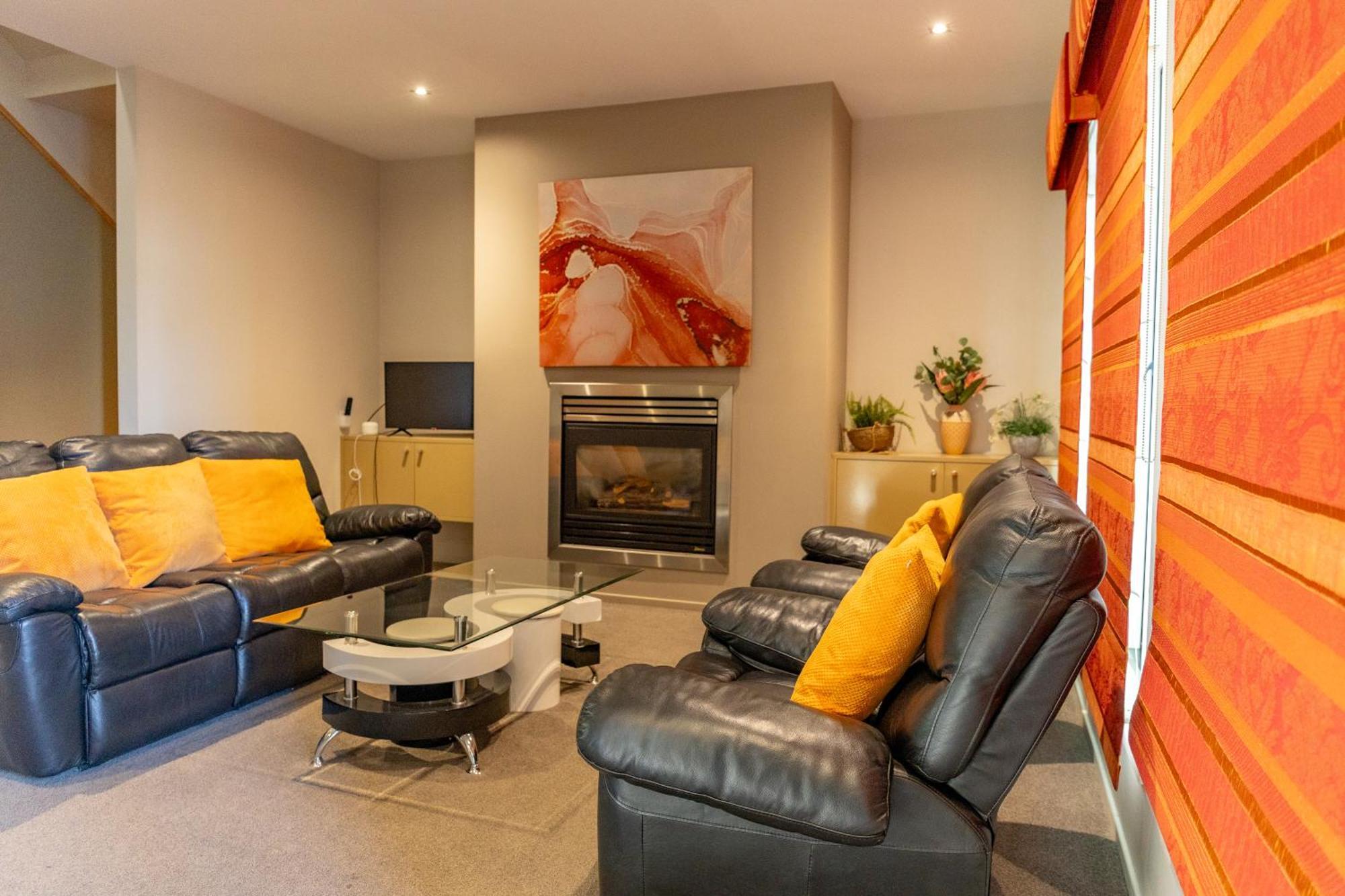 Stylish Retreat Steps From Waterfront, With Parking, Wi-fi, Ac * Geelong