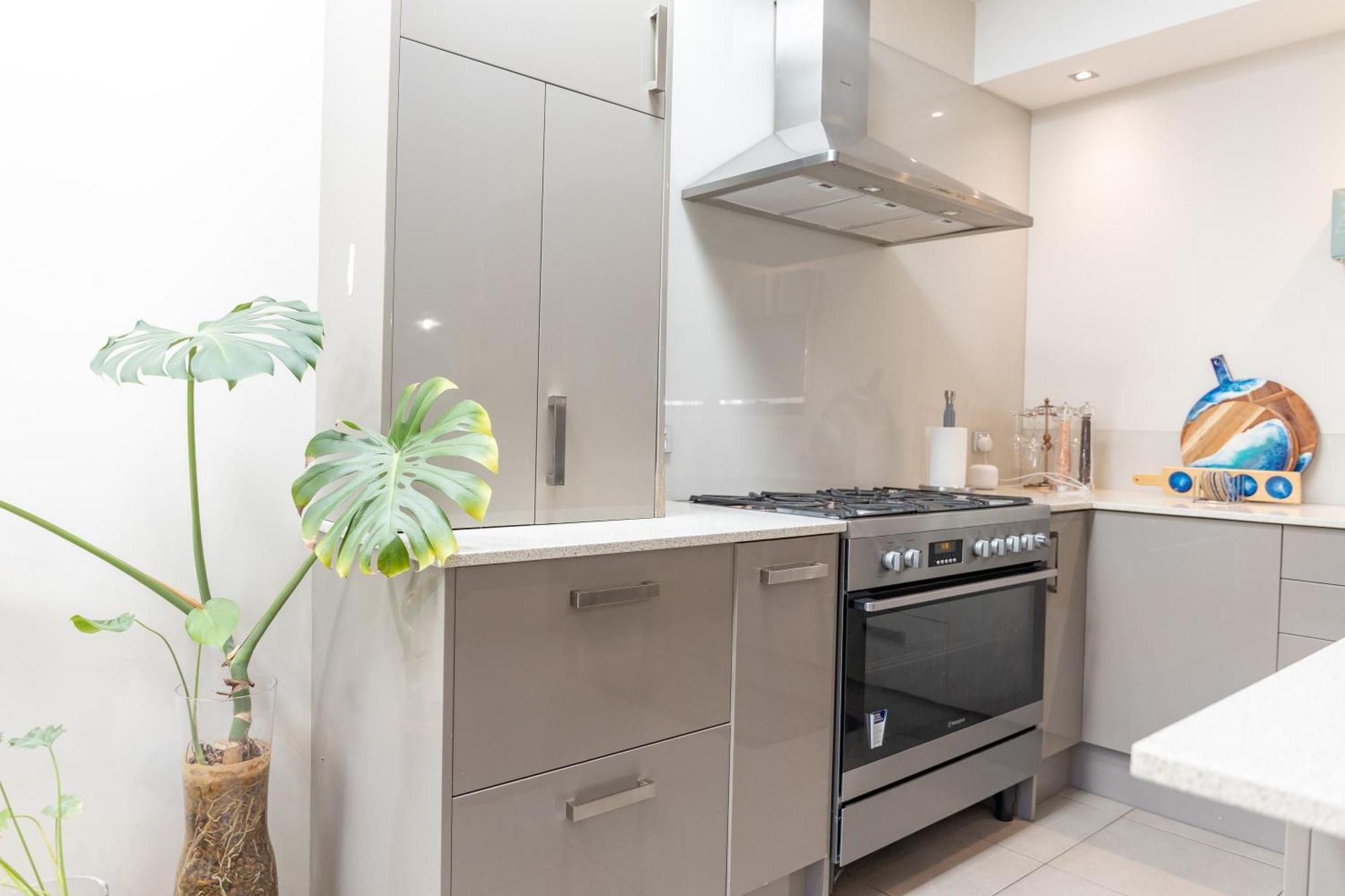 Holiday home Stylish Retreat Steps From Waterfront, With Parking, Wi-fi, Ac Geelong