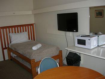 Aberdeen Motor 3*